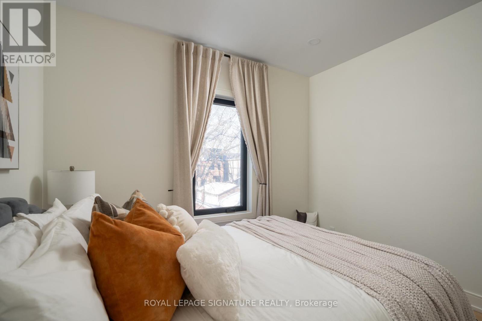 26 Pape Avenue, Toronto, Ontario  M4M 2V6 - Photo 11 - E12964918