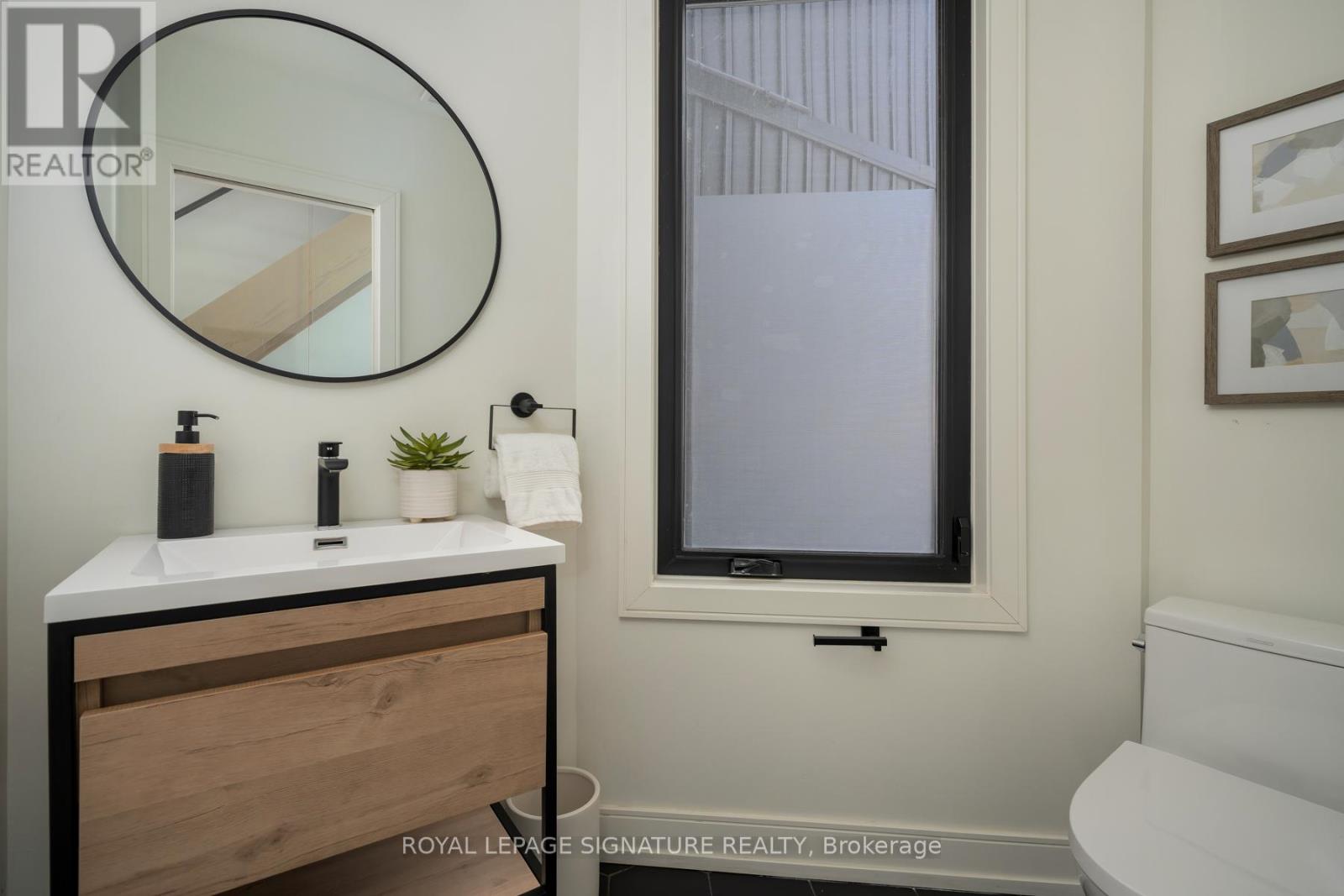 26 Pape Avenue, Toronto, Ontario  M4M 2V6 - Photo 9 - E12964918