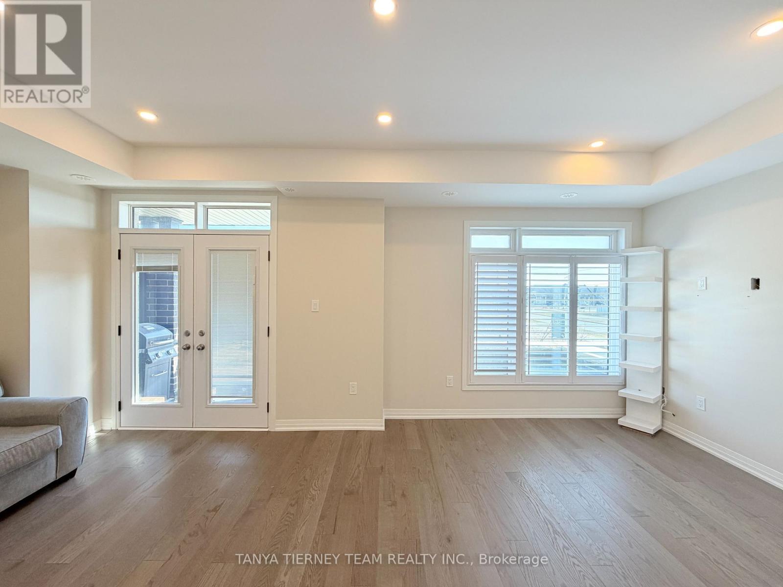 22 Esquire Way, Whitby, Ontario  L1R 0S7 - Photo 18 - E12964920