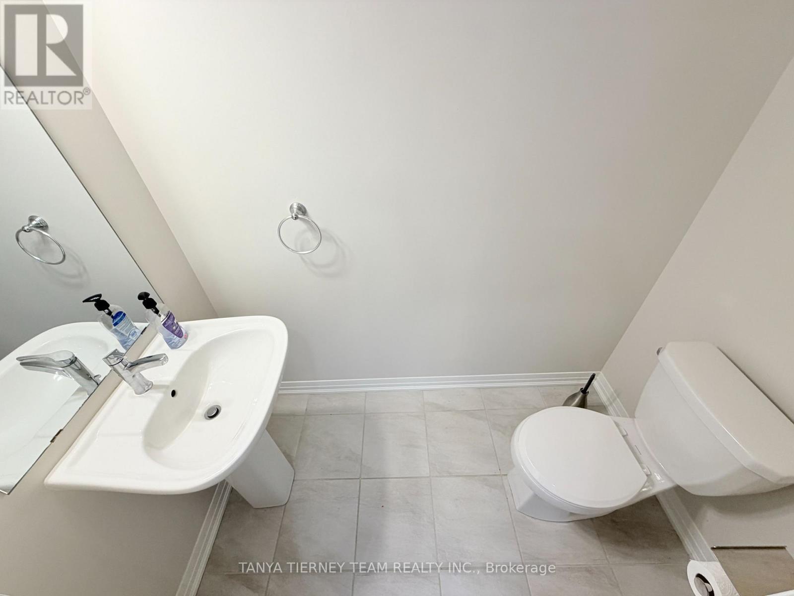 22 Esquire Way, Whitby, Ontario  L1R 0S7 - Photo 20 - E12964920