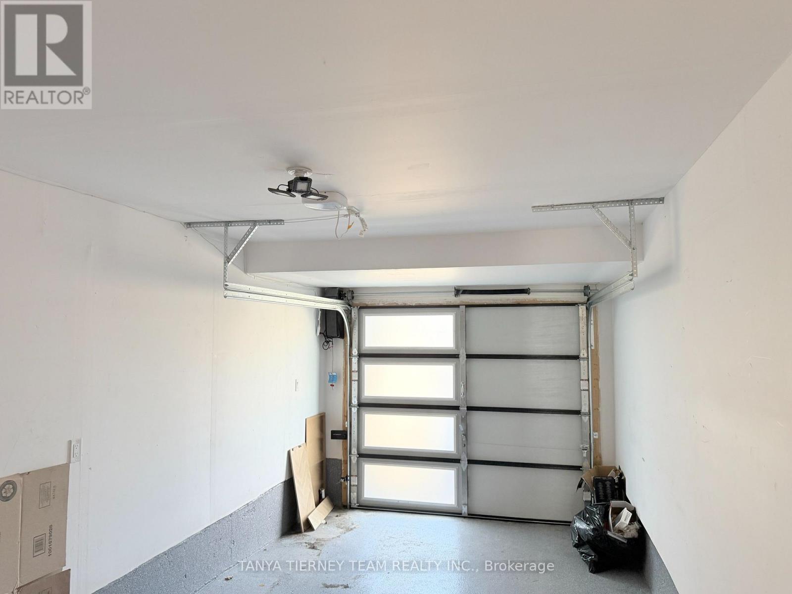 22 Esquire Way, Whitby, Ontario  L1R 0S7 - Photo 8 - E12964920