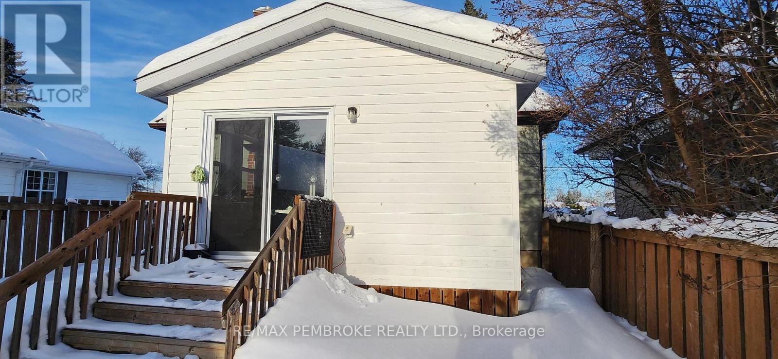 206 Golf Course Road, Laurentian Valley, Ontario  K8A 7B3 - Photo 9 - X12790992