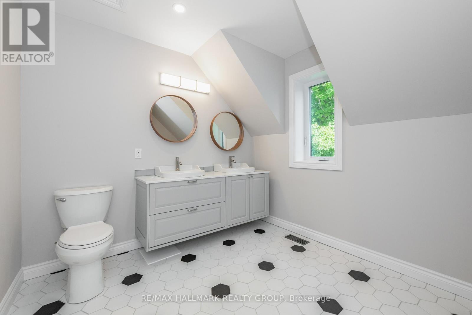 108 Clothier Street E, North Grenville, Ontario  K0G 1J0 - Photo 32 - X12366220