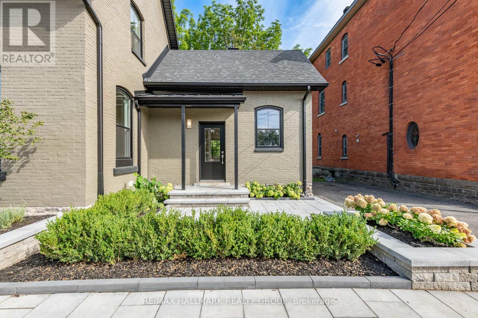 108 Clothier Street E, North Grenville, Ontario  K0G 1J0 - Photo 4 - X12366220