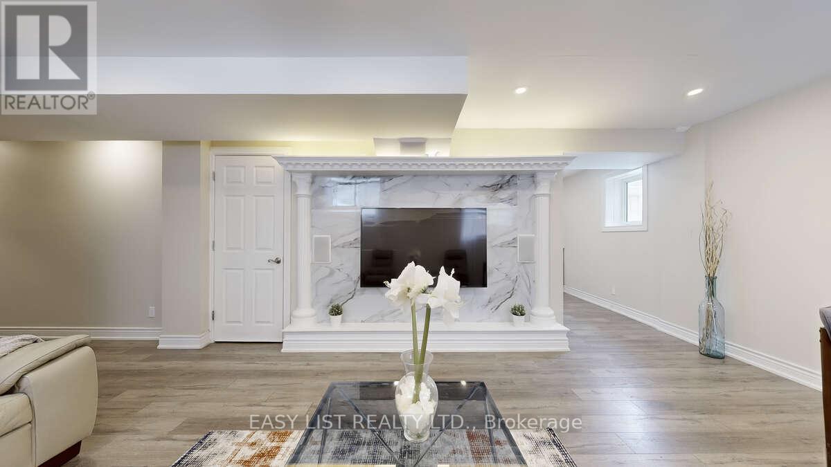 42 Foxberry Road, East Gwillimbury, Ontario  L9N 0P6 - Photo 32 - N12964752