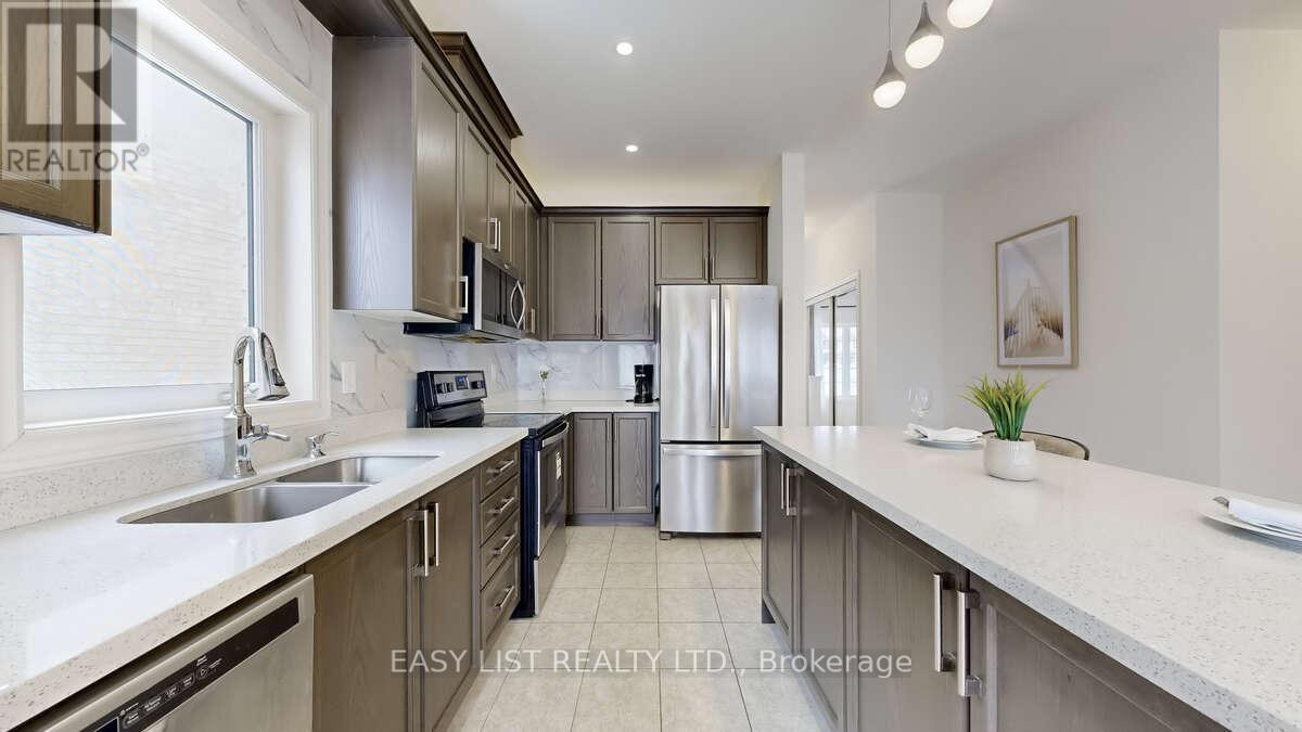 42 Foxberry Road, East Gwillimbury, Ontario  L9N 0P6 - Photo 8 - N12964752