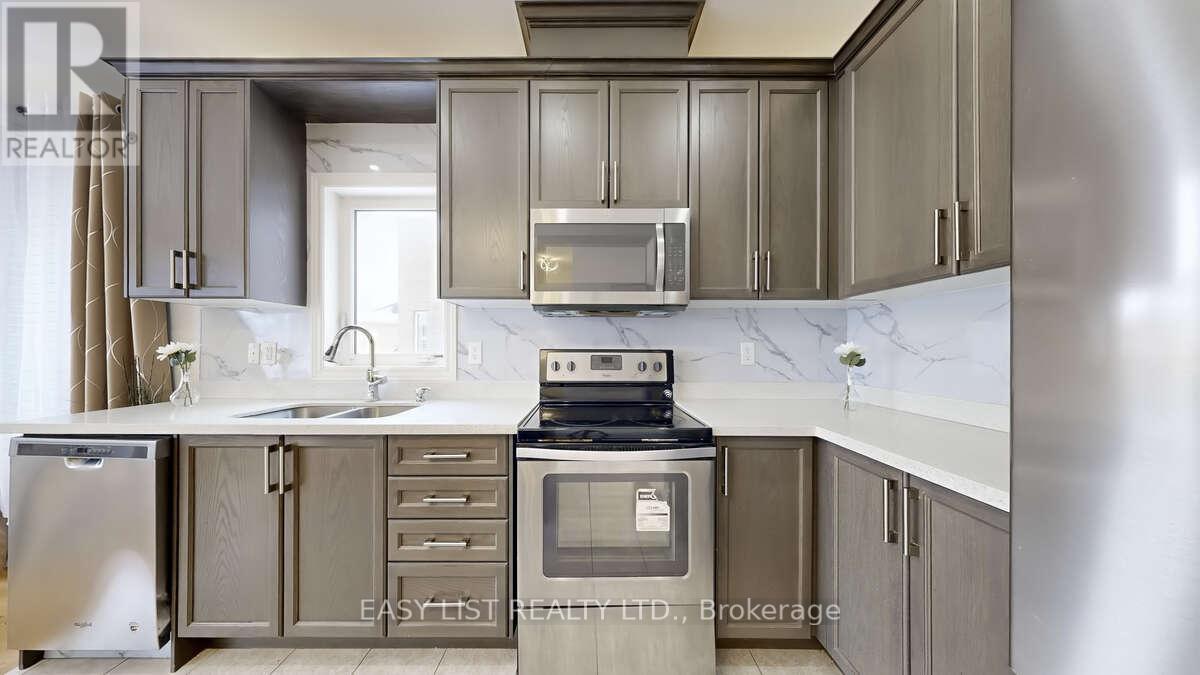 42 Foxberry Road, East Gwillimbury, Ontario  L9N 0P6 - Photo 9 - N12964752