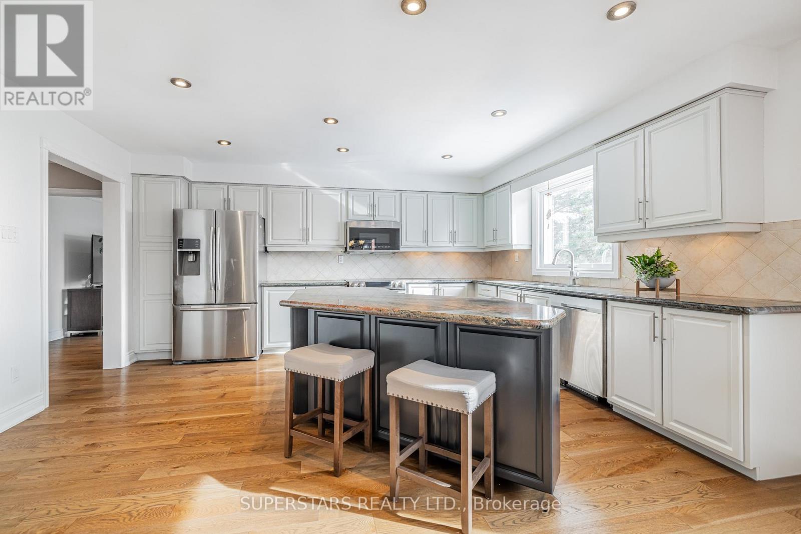 852 Norwick Road, Newmarket, Ontario  L3X 1K8 - Photo 11 - N12964754