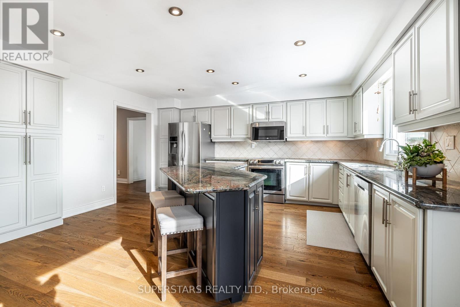 852 Norwick Road, Newmarket, Ontario  L3X 1K8 - Photo 12 - N12964754