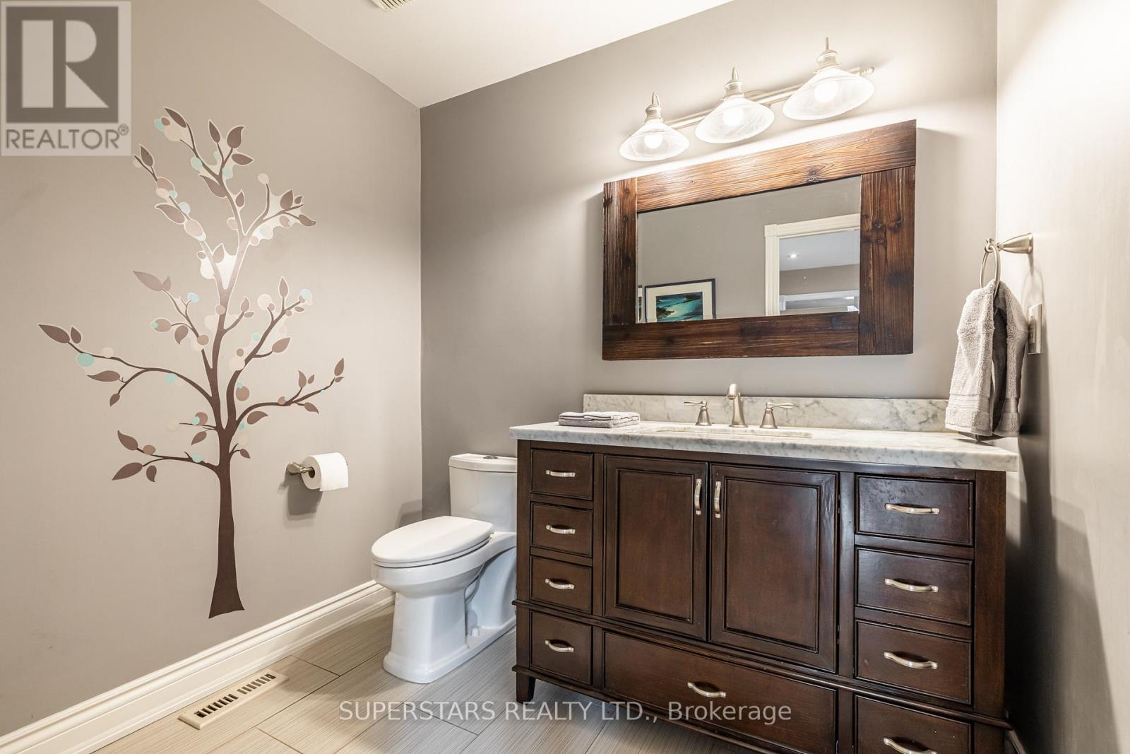 852 Norwick Road, Newmarket, Ontario  L3X 1K8 - Photo 15 - N12964754