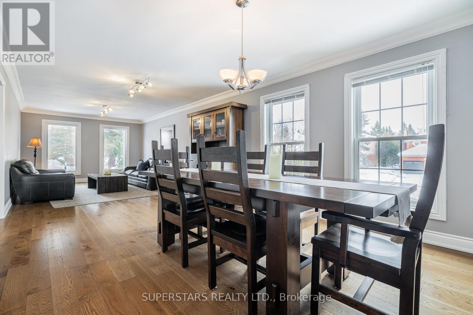 852 Norwick Road, Newmarket, Ontario  L3X 1K8 - Photo 5 - N12964754