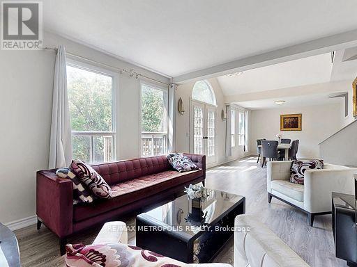 1000 Elgin Street, Newmarket, Ontario  L3Y 3C1 - Photo 8 - N12964782