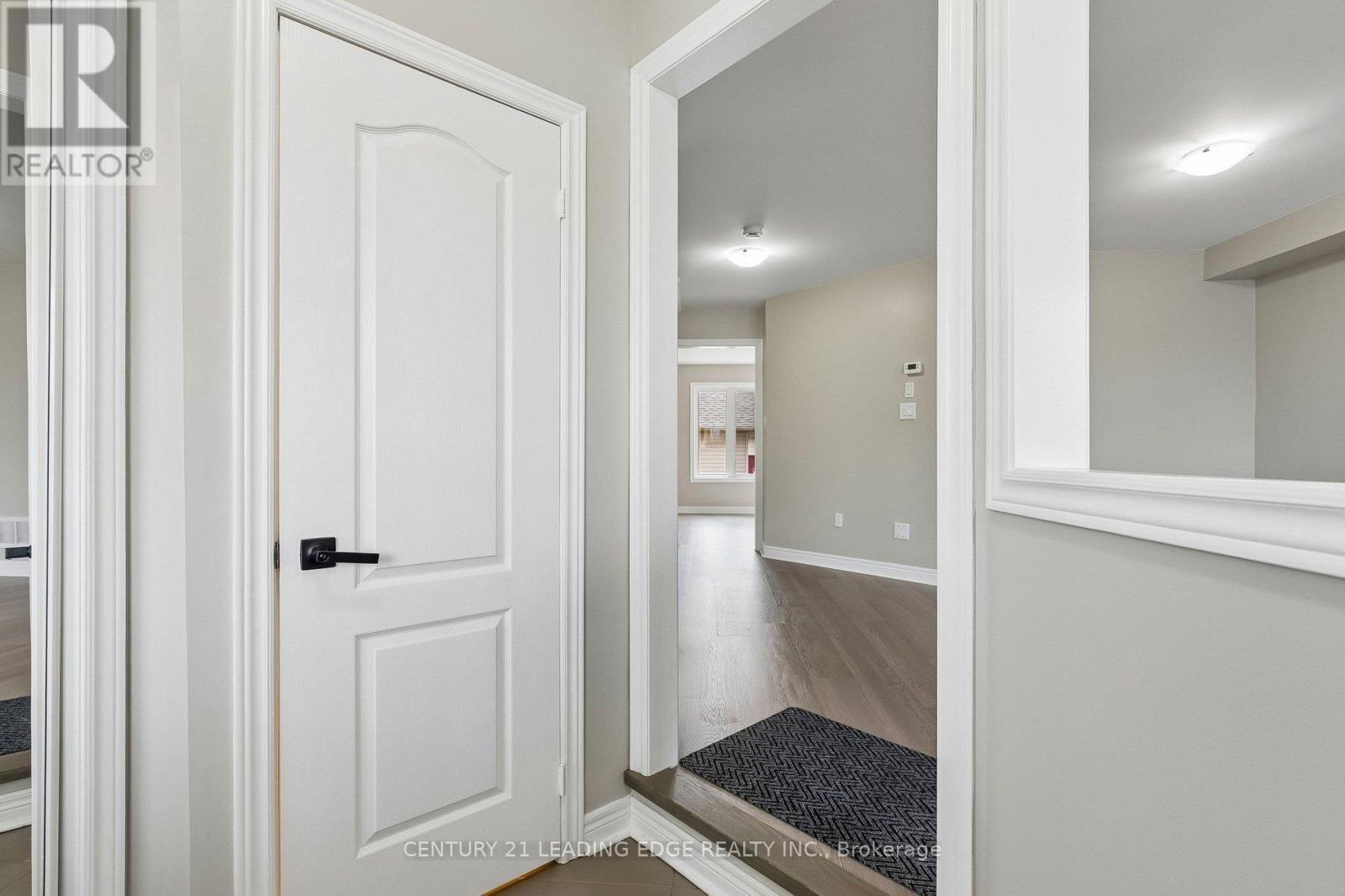 1981 Bur Oak Avenue, Markham, Ontario  L6E 1W5 - Photo 4 - N12964822