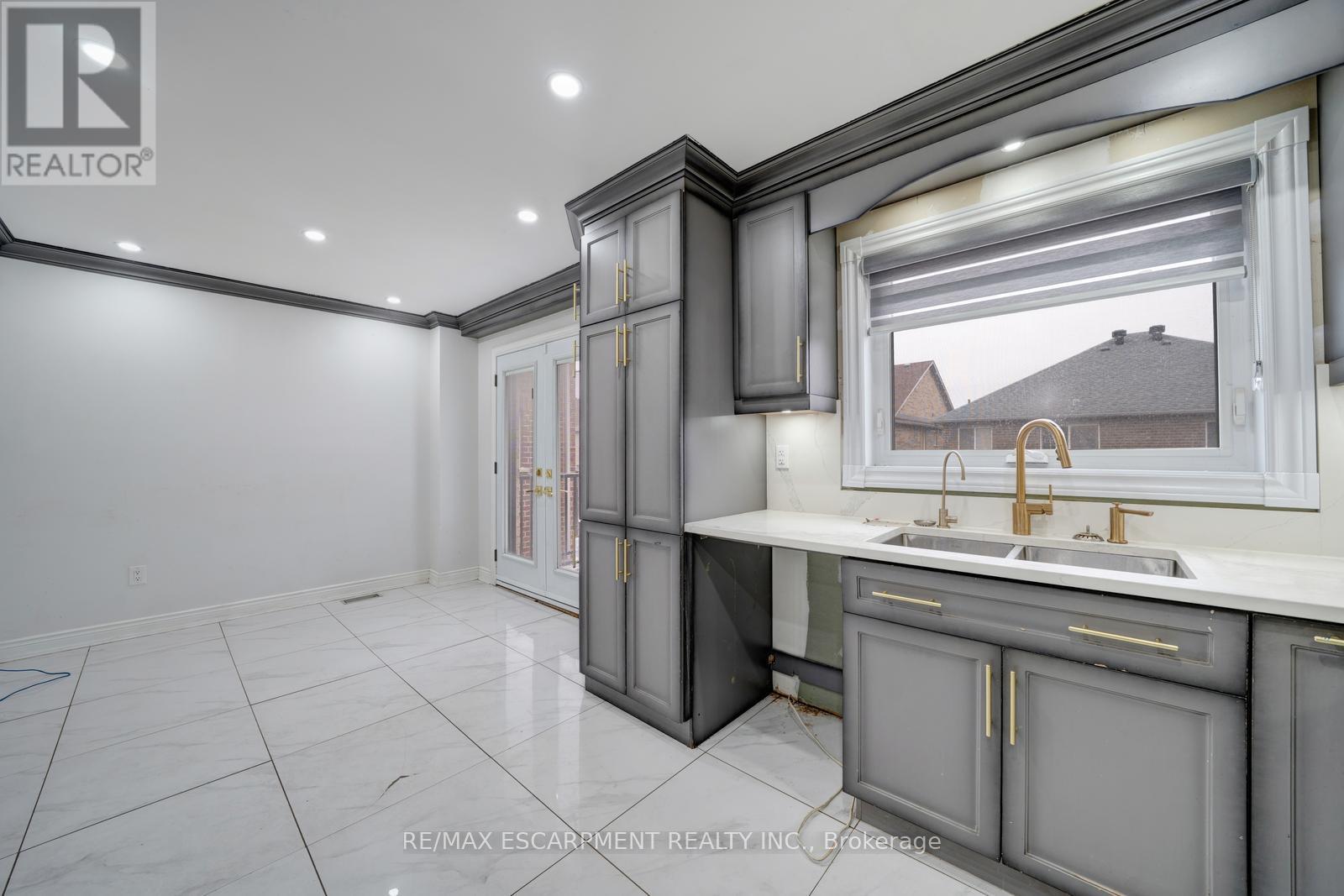 84 Andriana Crescent, Markham, Ontario  L6B 0C8 - Photo 10 - N12964838