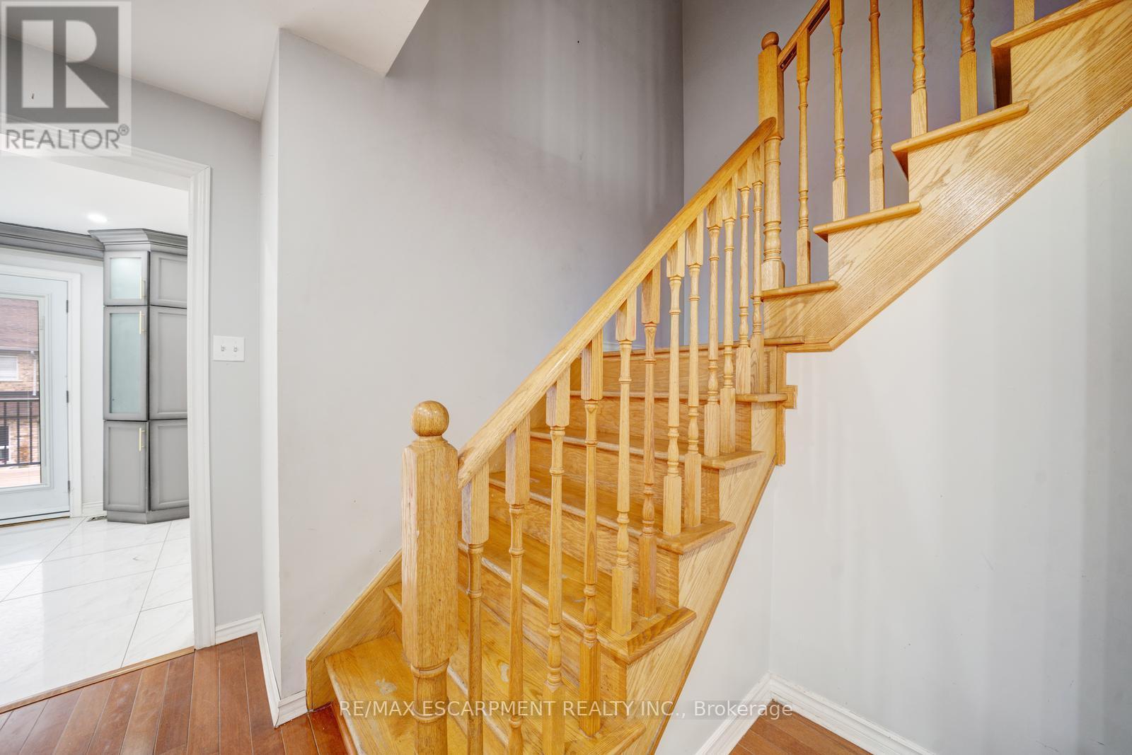 84 Andriana Crescent, Markham, Ontario  L6B 0C8 - Photo 13 - N12964838