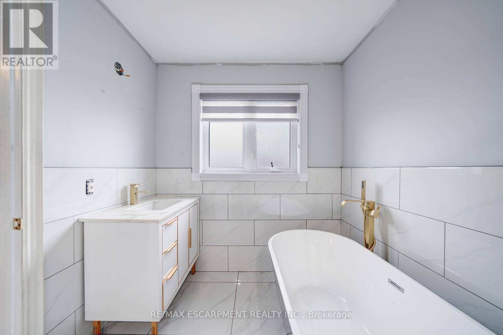 84 Andriana Crescent, Markham, Ontario  L6B 0C8 - Photo 18 - N12964838