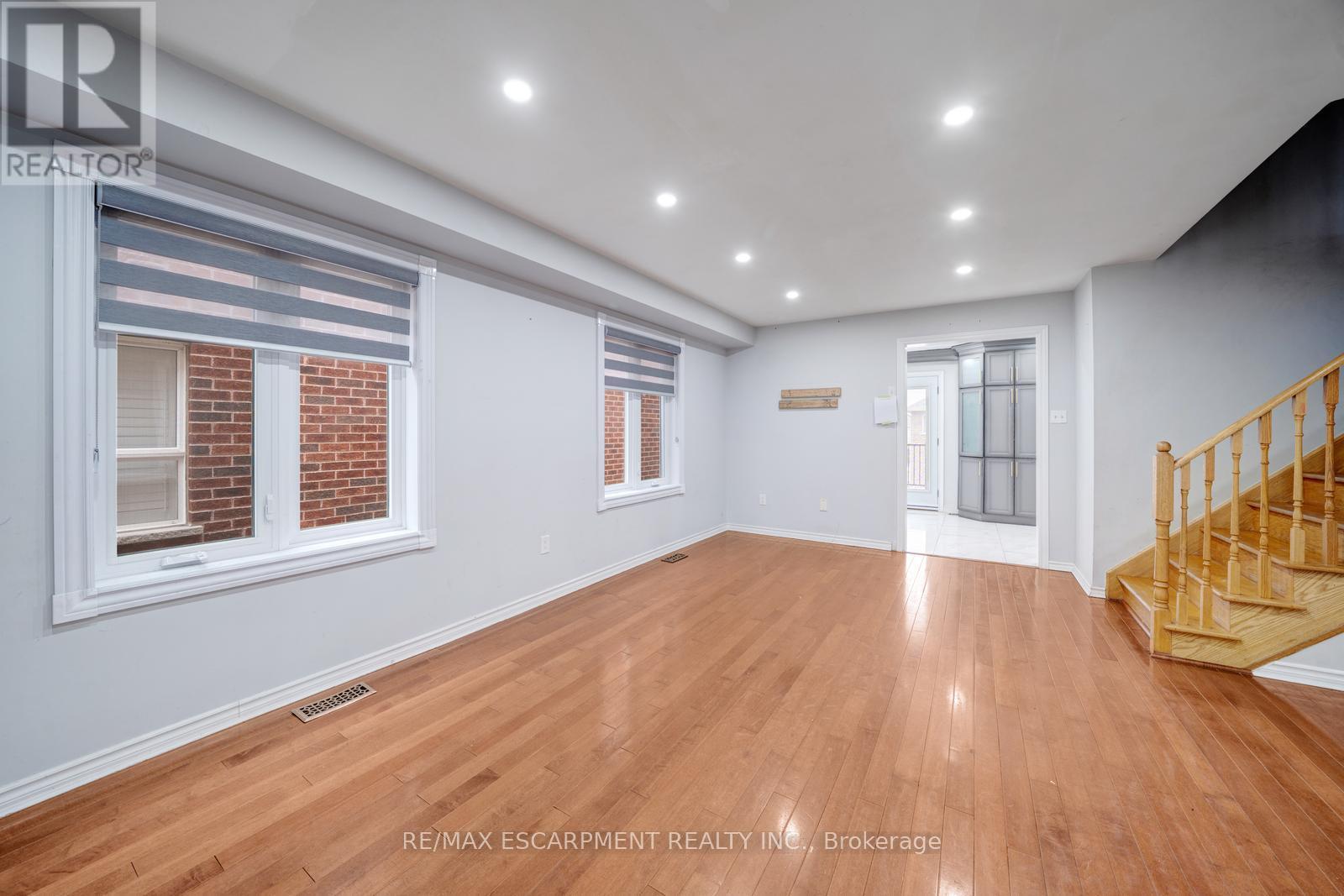 84 Andriana Crescent, Markham, Ontario  L6B 0C8 - Photo 6 - N12964838