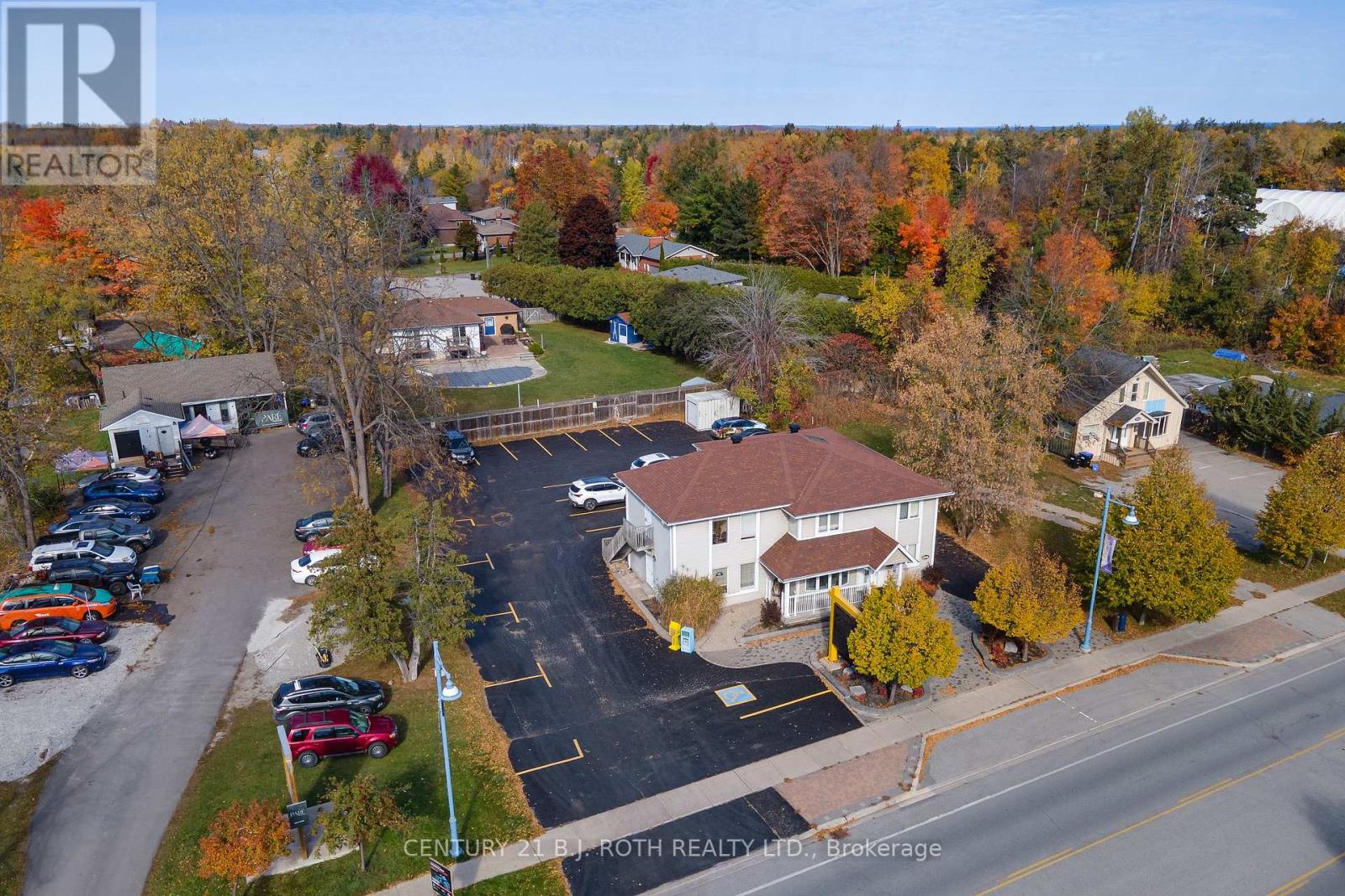 888 Innisfil Beach Road, Innisfil, Ontario  L9S 2C2 - Photo 3 - N12964854