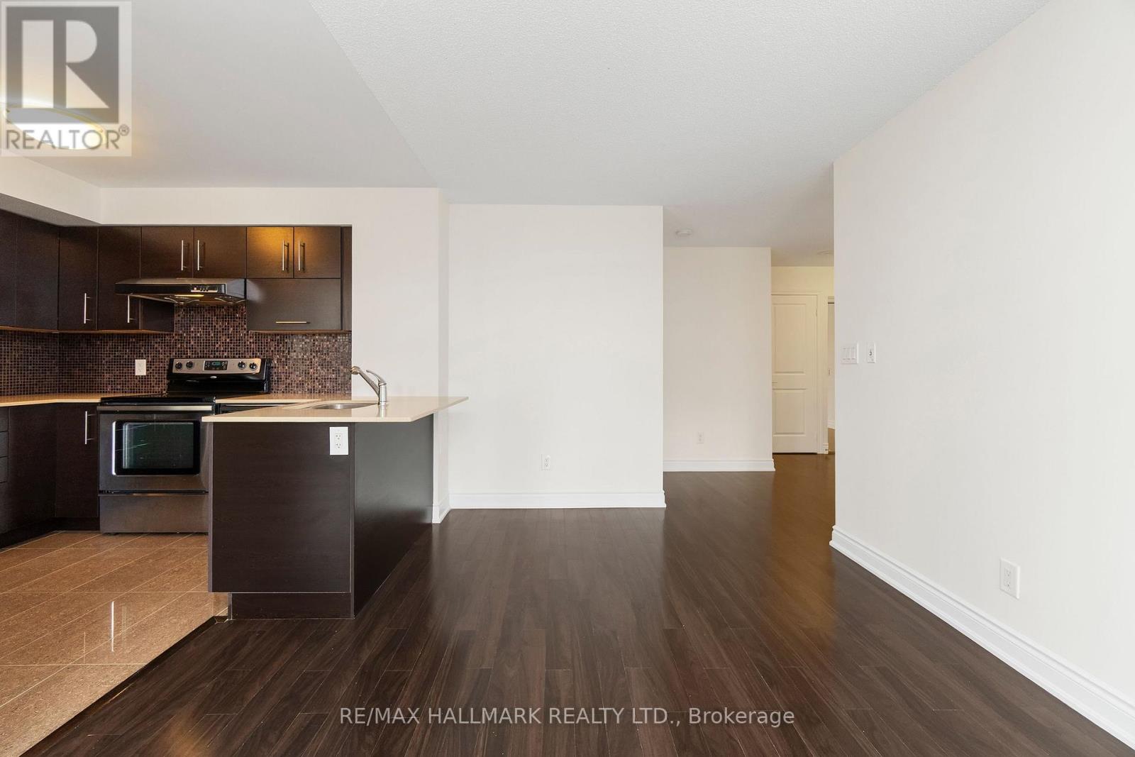 308 - 253 South Park Road, Markham, Ontario  L3T 0B4 - Photo 11 - N12964870