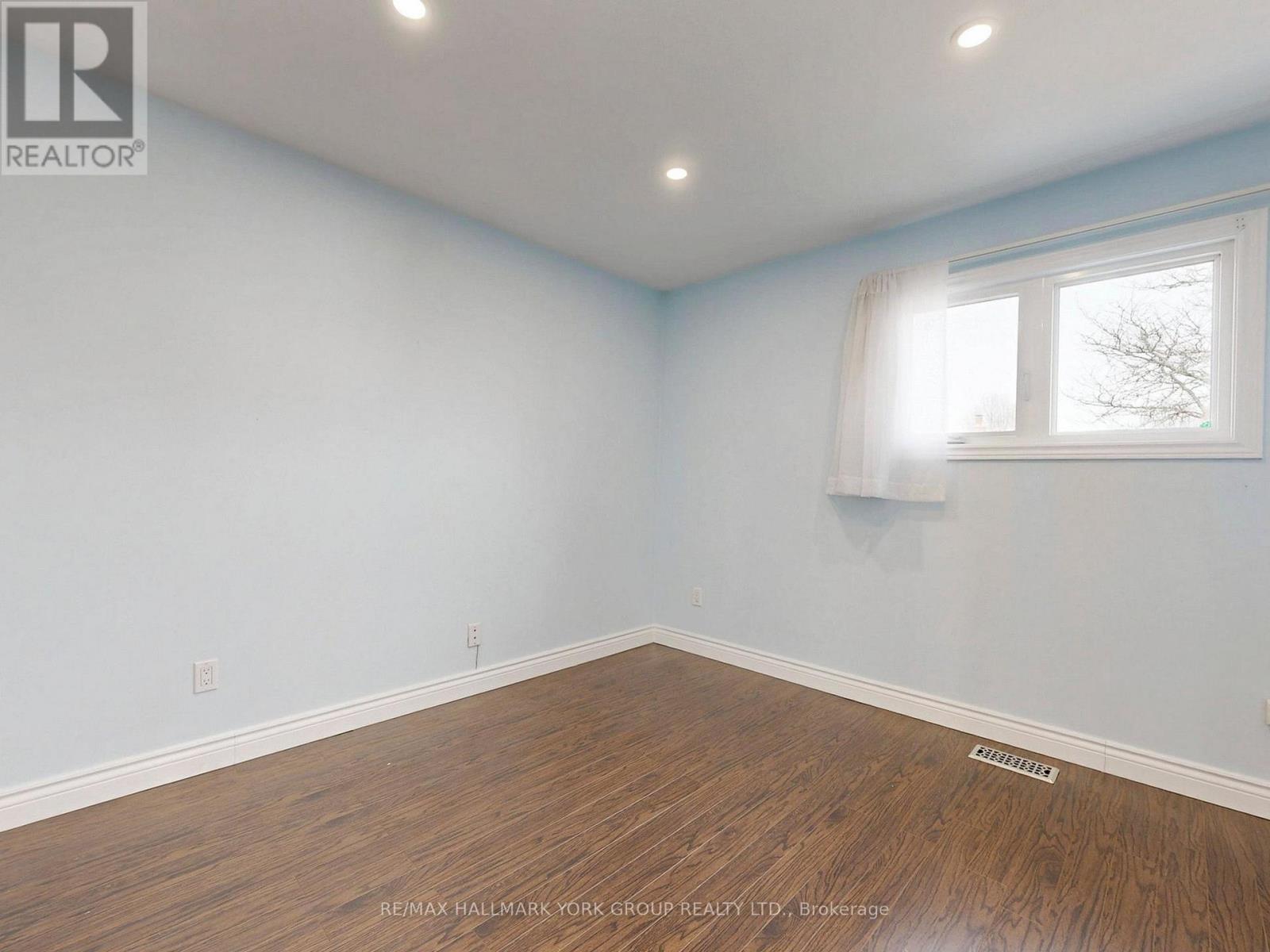 42 Buchanan Crescent, Aurora, Ontario  L4G 5K4 - Photo 23 - N12964934