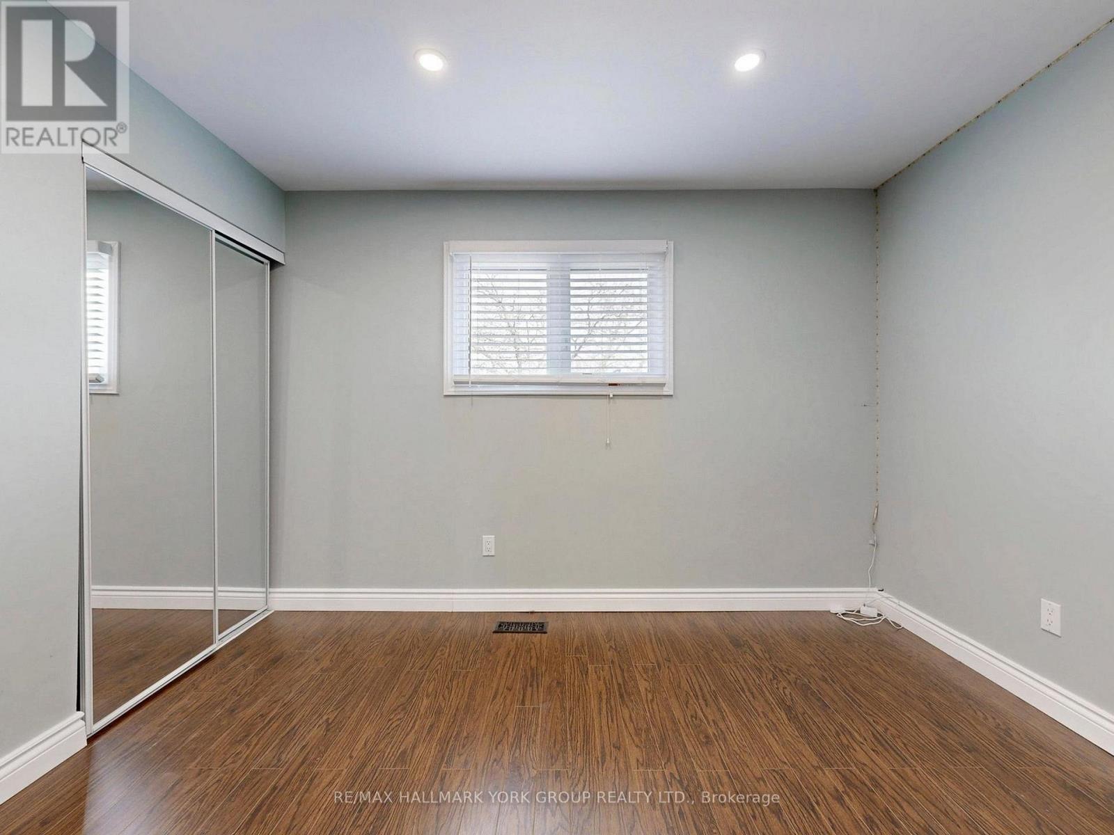 42 Buchanan Crescent, Aurora, Ontario  L4G 5K4 - Photo 26 - N12964934