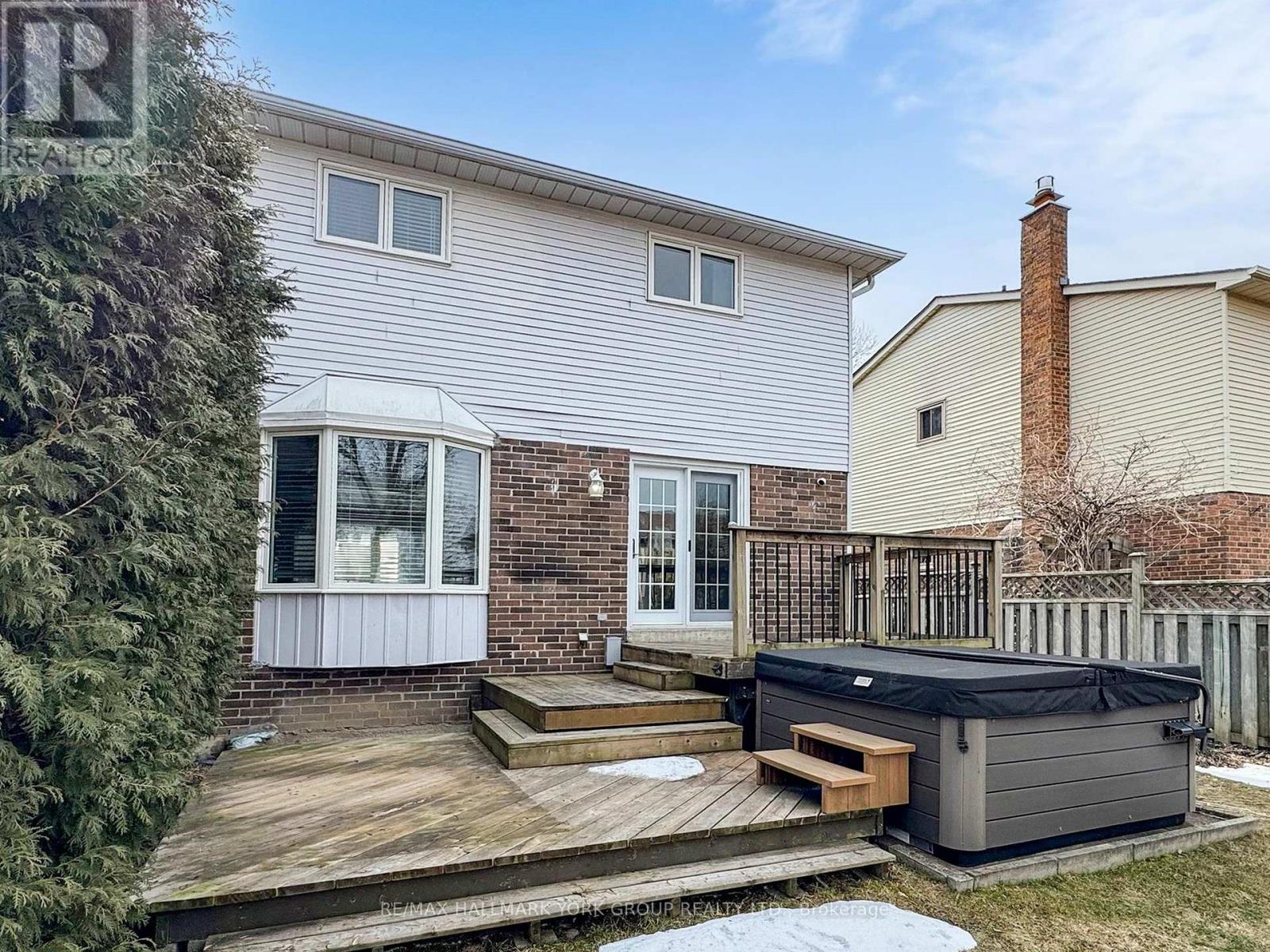 42 Buchanan Crescent, Aurora, Ontario  L4G 5K4 - Photo 36 - N12964934