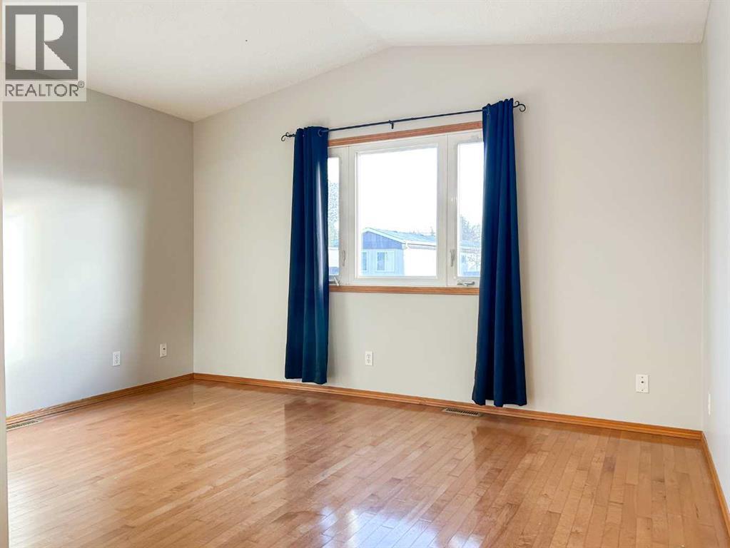 74, 4802 54 Avenue, Camrose, Alberta  T4V 3A5 - Photo 3 - A2267573