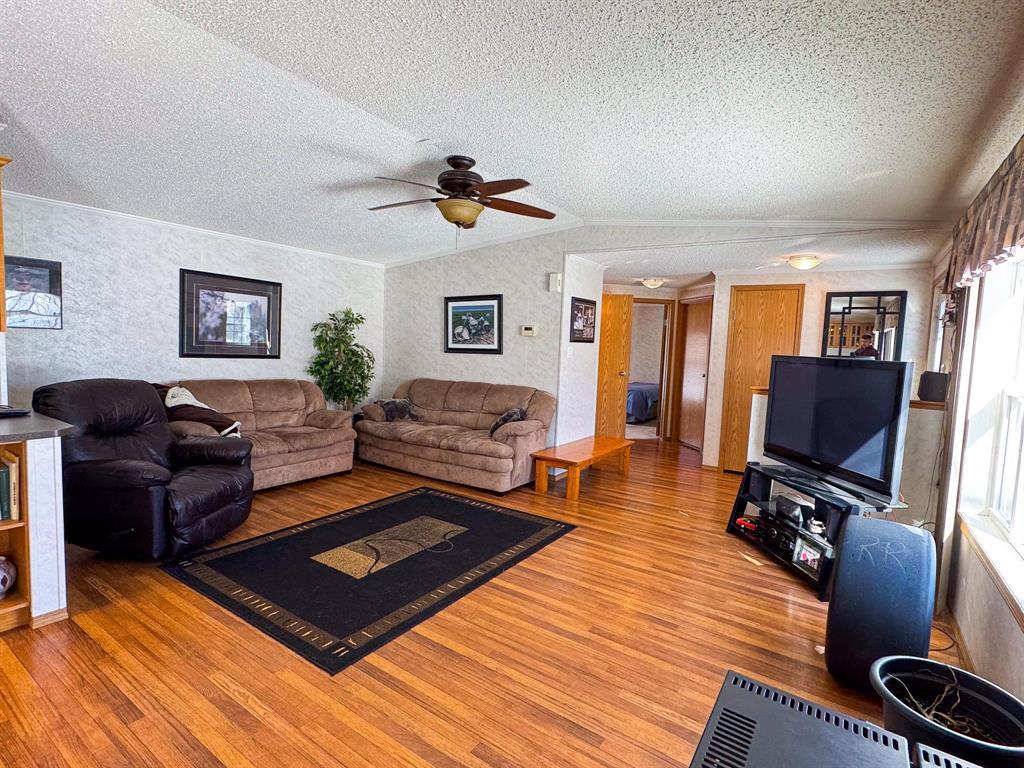 350 2nd Avenue E, Minitonas, Manitoba  R0L 1G0 - Photo 11 - 202606526