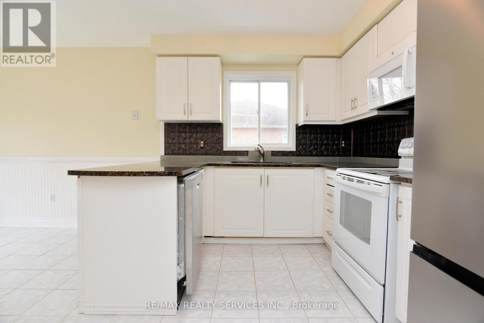 7 Bush Crescent, Wasaga Beach, Ontario  L9Z 1M3 - Photo 10 - S12964788