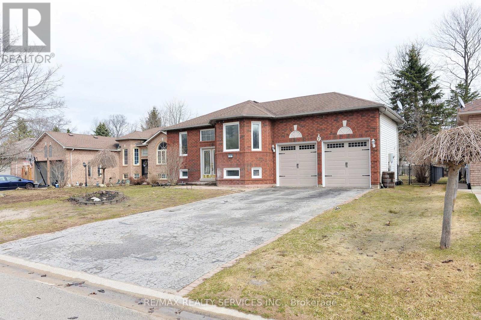 7 Bush Crescent, Wasaga Beach, Ontario  L9Z 1M3 - Photo 2 - S12964788