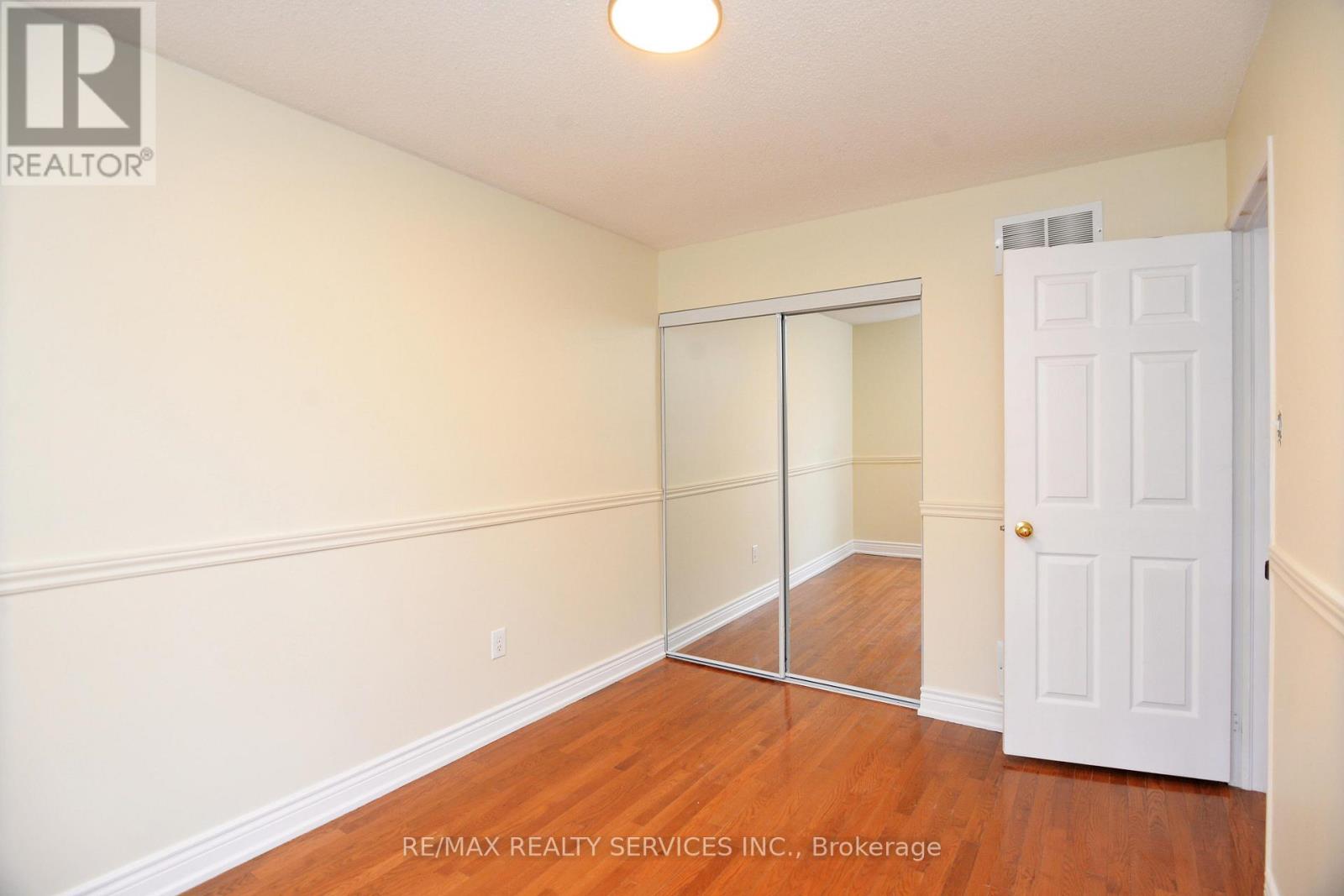 7 Bush Crescent, Wasaga Beach, Ontario  L9Z 1M3 - Photo 25 - S12964788