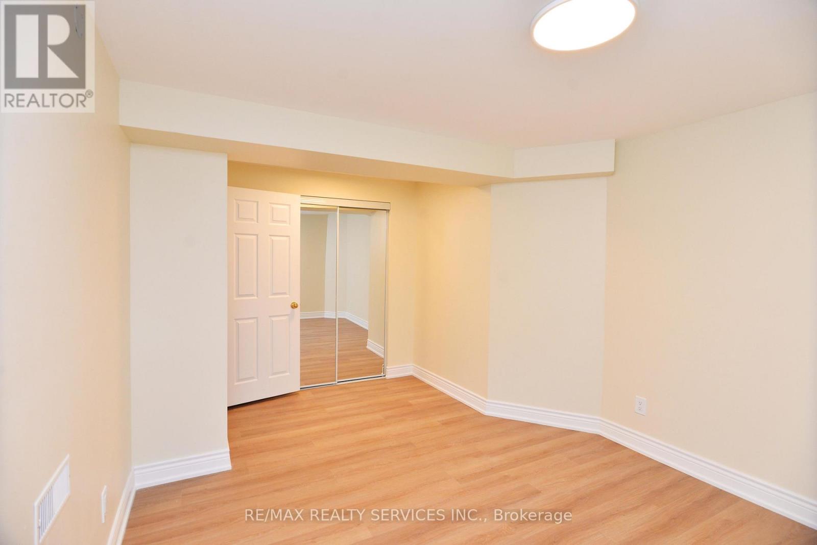 7 Bush Crescent, Wasaga Beach, Ontario  L9Z 1M3 - Photo 40 - S12964788