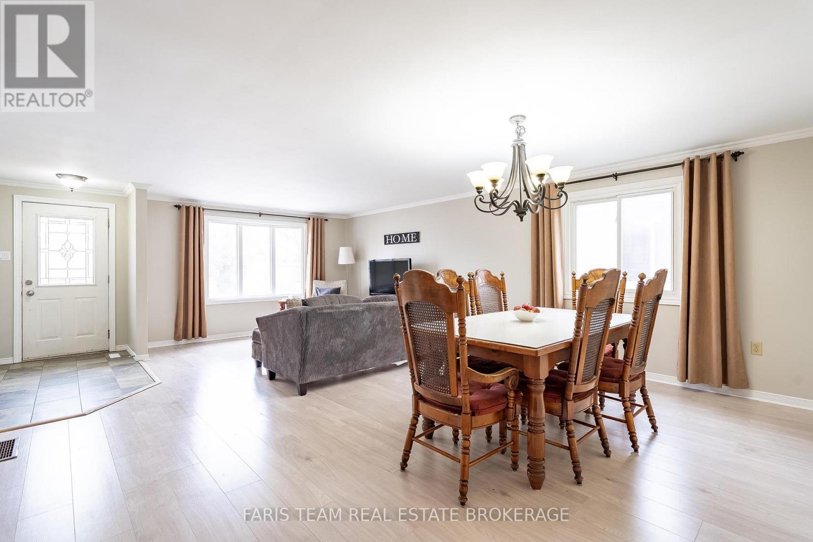 13 Maitland Drive, Barrie (Grove East), Ontario  L4M 5W1 - Photo 10 - S12964874