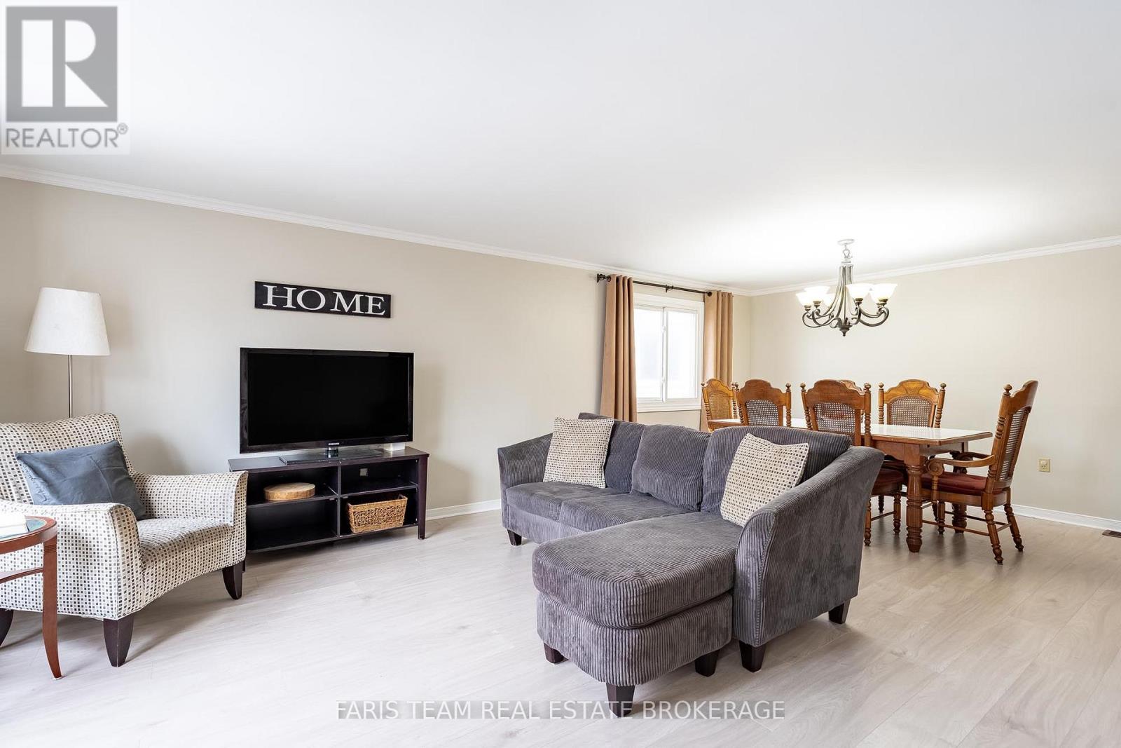 13 Maitland Drive, Barrie (Grove East), Ontario  L4M 5W1 - Photo 12 - S12964874