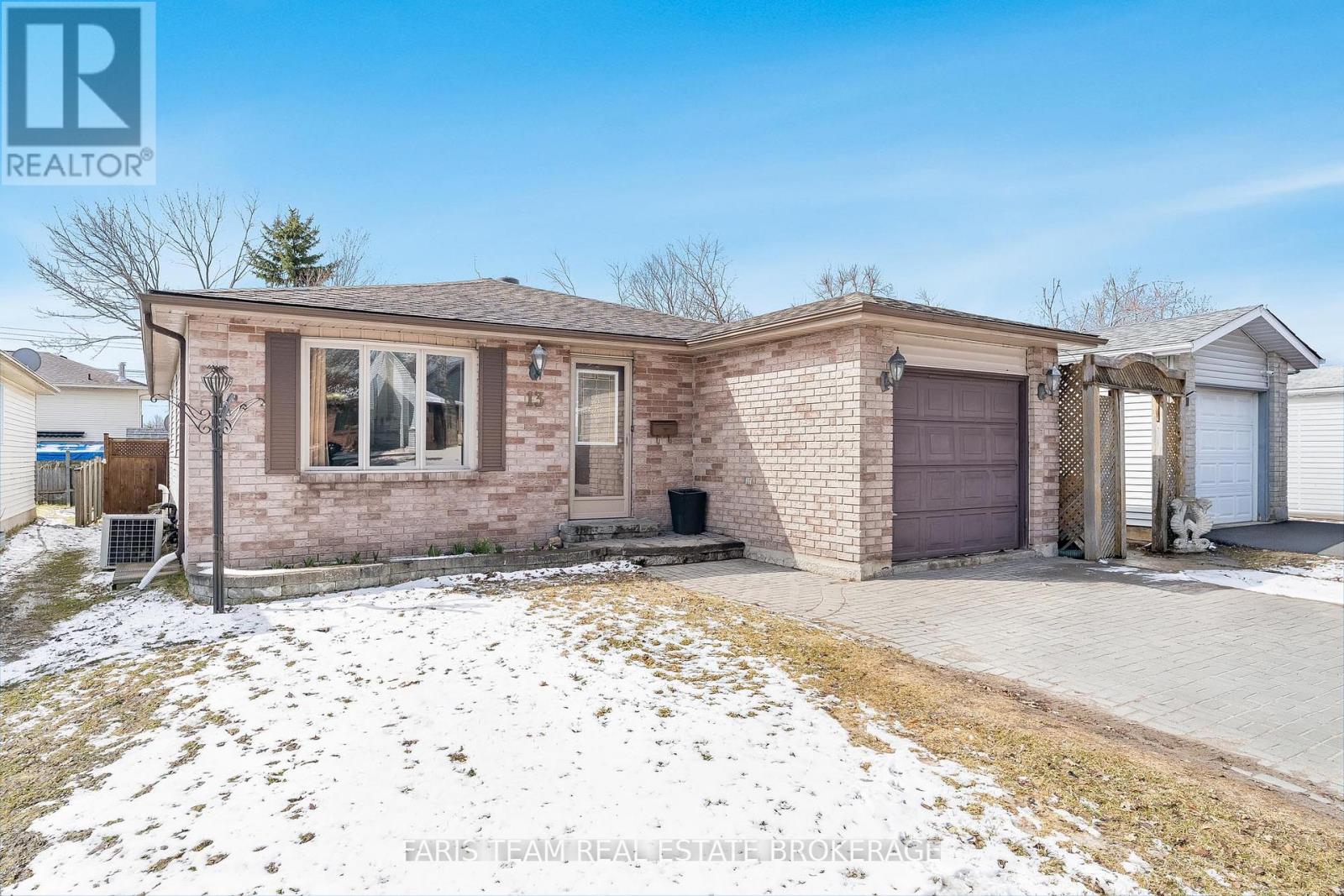 13 Maitland Drive, Barrie (Grove East), Ontario  L4M 5W1 - Photo 3 - S12964874