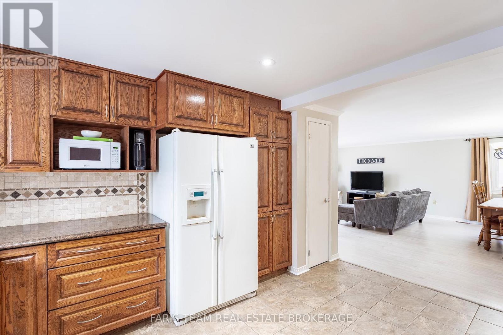 13 Maitland Drive, Barrie (Grove East), Ontario  L4M 5W1 - Photo 7 - S12964874