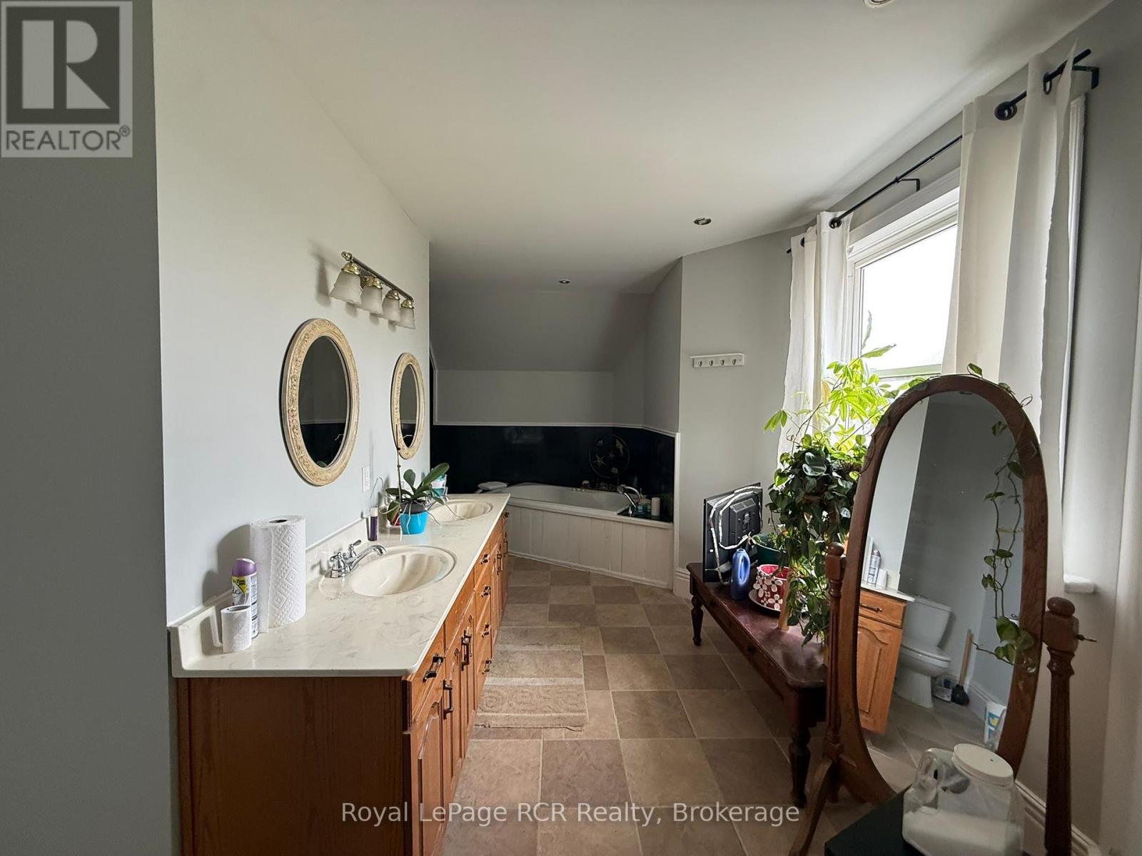 631 9th Avenue, Hanover, Ontario  N4N 2M7 - Photo 18 - X12944298