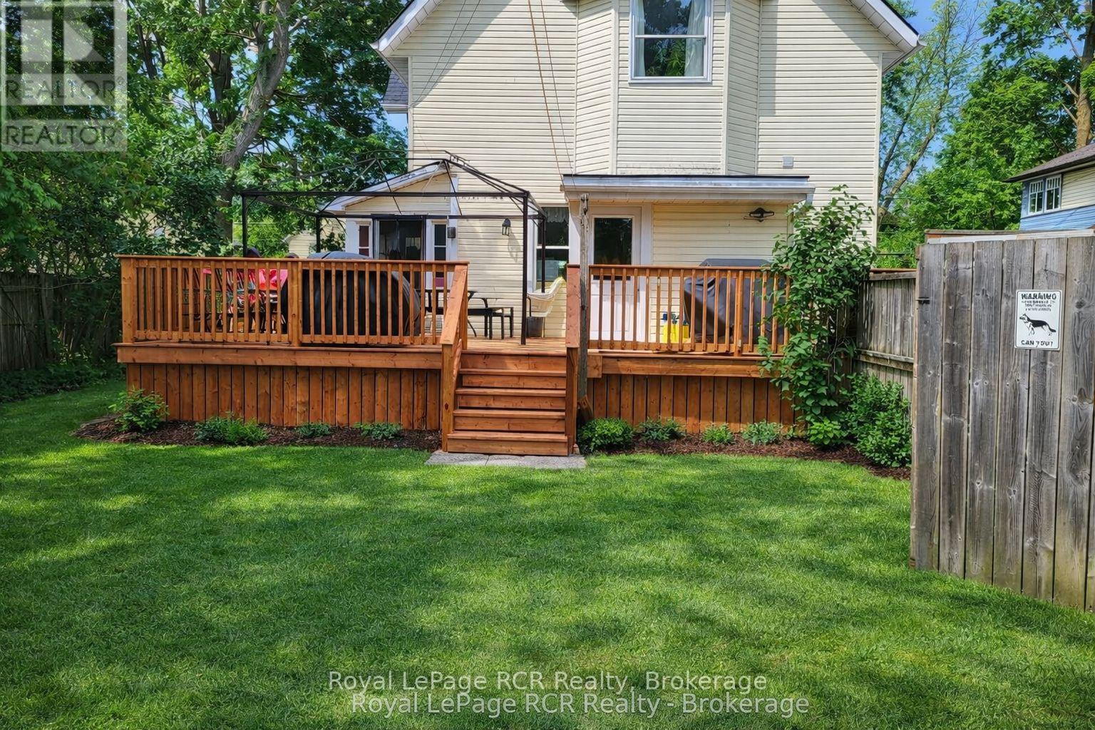 631 9th Avenue, Hanover, Ontario  N4N 2M7 - Photo 2 - X12944298