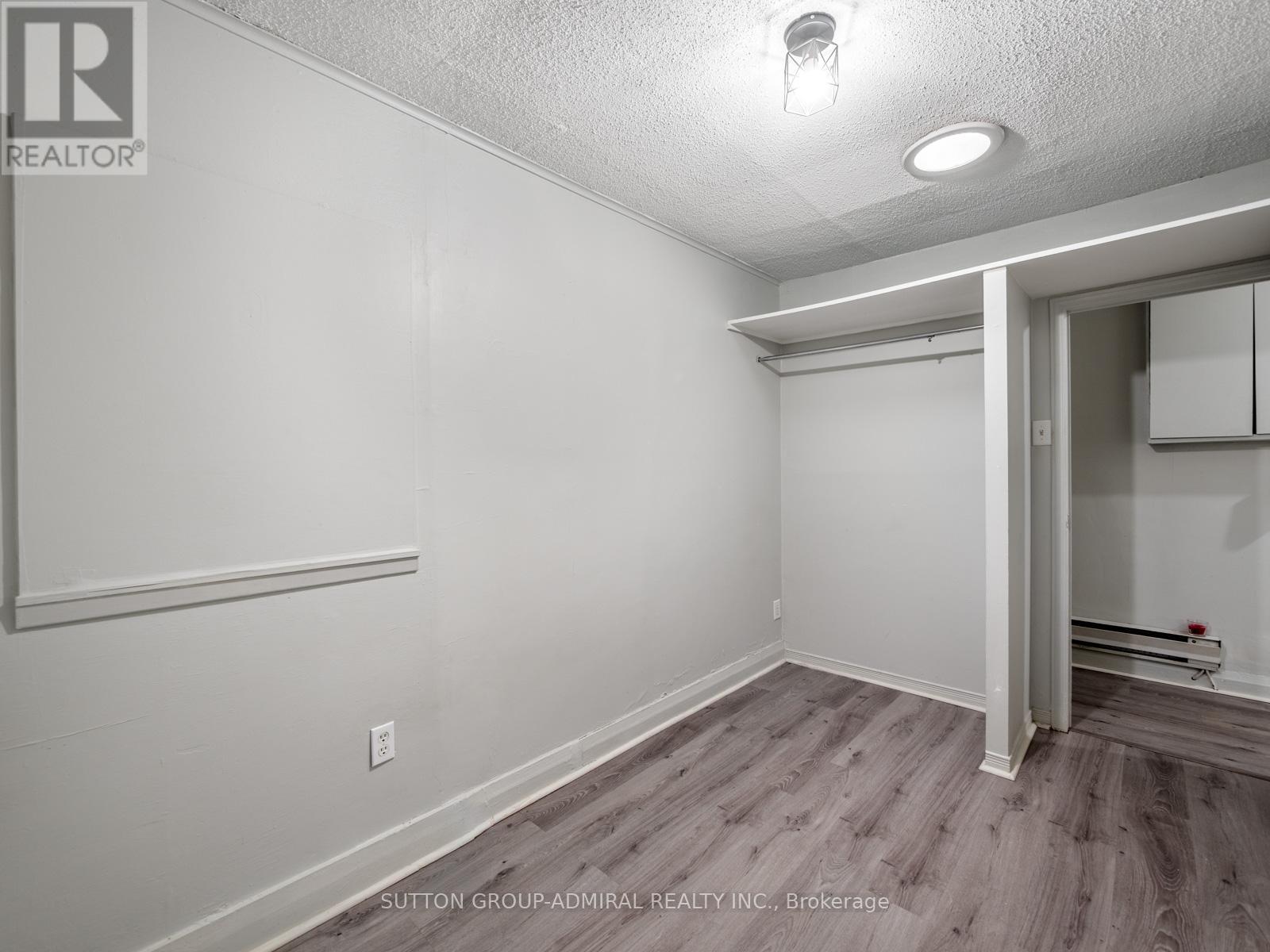 23 Kenworthy Avenue, Toronto (Oakridge), Ontario  M1L 3B1 - Photo 8 - E12959372