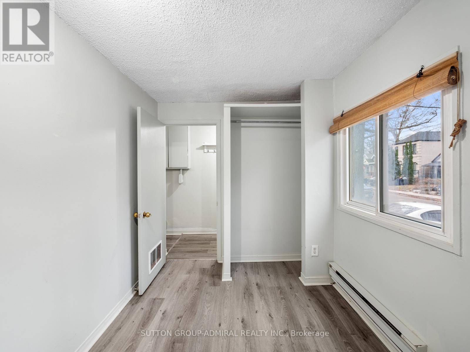 23 Kenworthy Avenue, Toronto (Oakridge), Ontario  M1L 3B1 - Photo 6 - E12959372