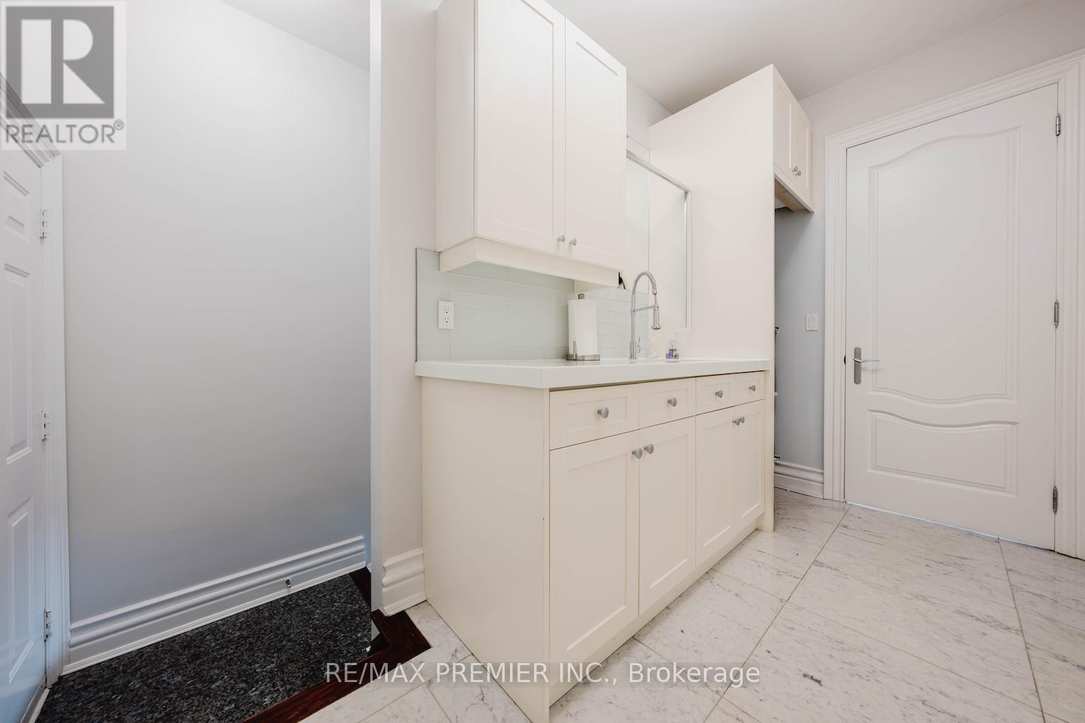 85 Gregory Scott Drive, Vaughan, Ontario  L4H 1K7 - Photo 17 - N12905422