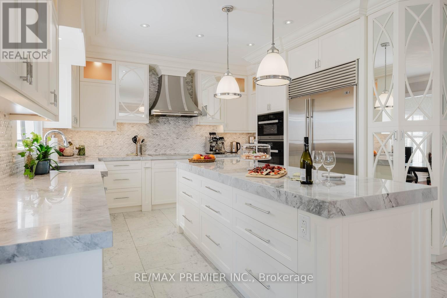 85 Gregory Scott Drive, Vaughan, Ontario  L4H 1K7 - Photo 9 - N12905422