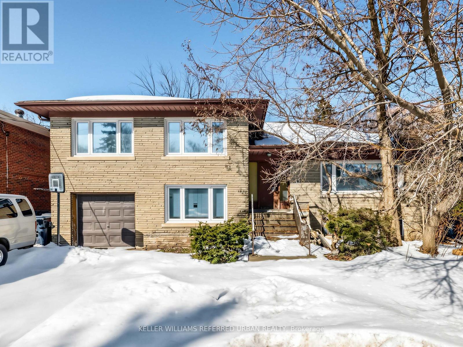 14 Frontenac Avenue, Toronto (Bedford Park-Nortown), Ontario  M5N 1Z5 - Photo 2 - C12861086