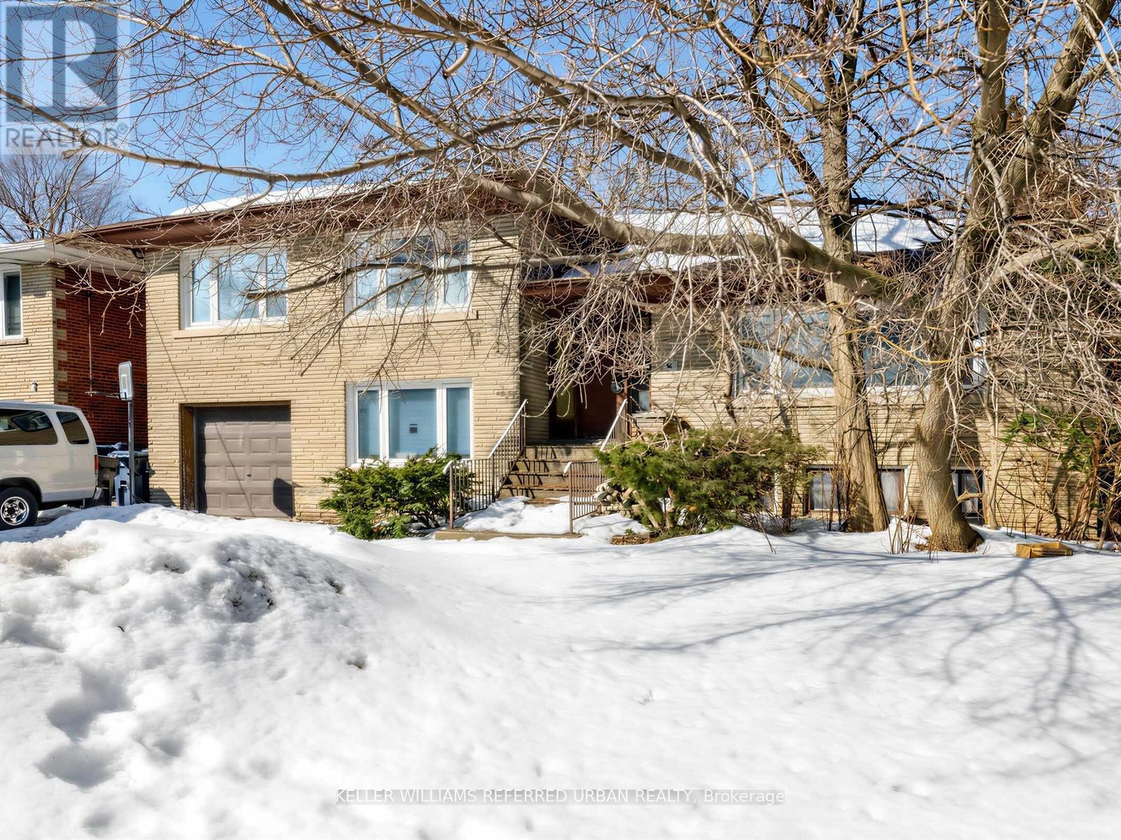 14 Frontenac Avenue, Toronto (Bedford Park-Nortown), Ontario  M5N 1Z5 - Photo 3 - C12861086