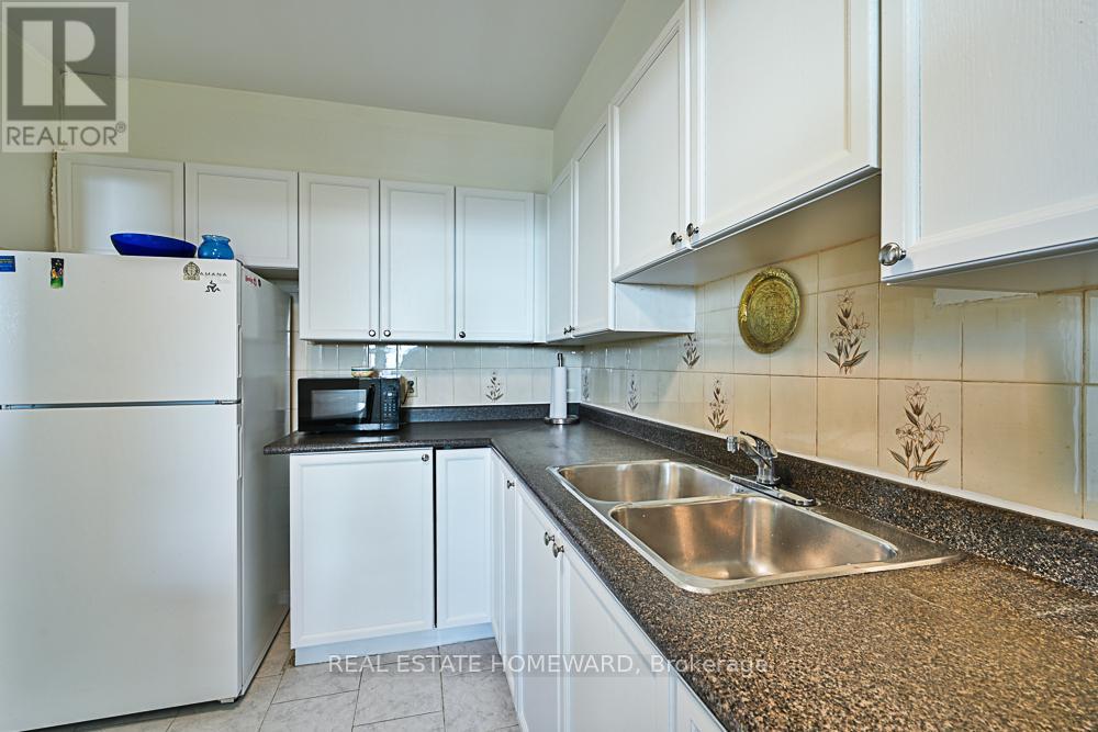 1015 - 2550 Pharmacy Avenue, Toronto (L'amoreaux), Ontario  M1W 1H9 - Photo 11 - E12962814