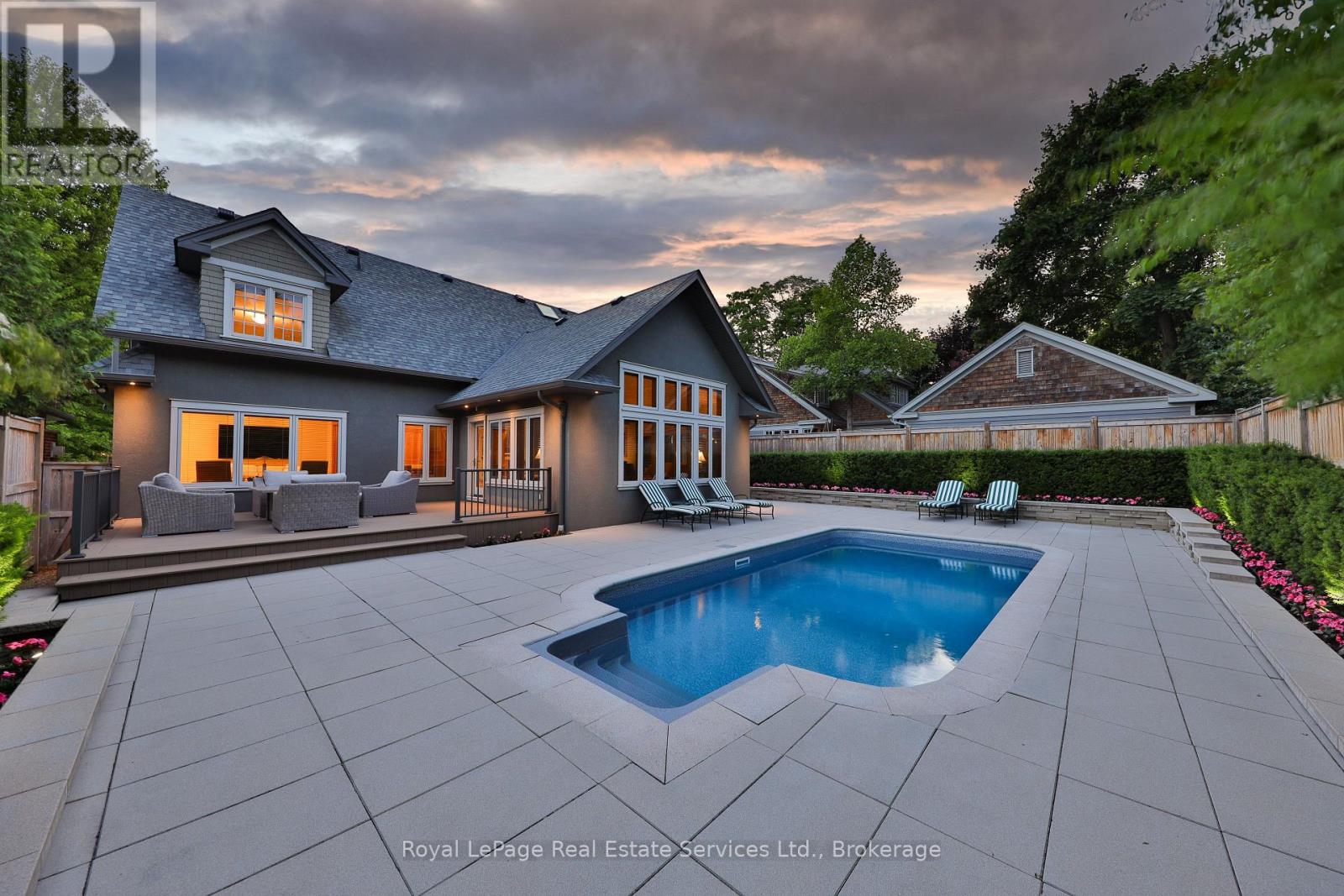 69 Allan Street, Oakville, Ontario  L6J 3M7 - Photo 2 - W12965194