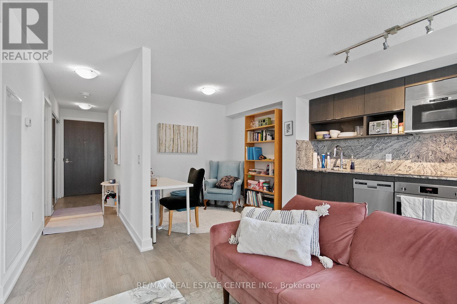 425 - 9 Mabelle Avenue, Toronto, Ontario  M9A 4X7 - Photo 10 - W12964762