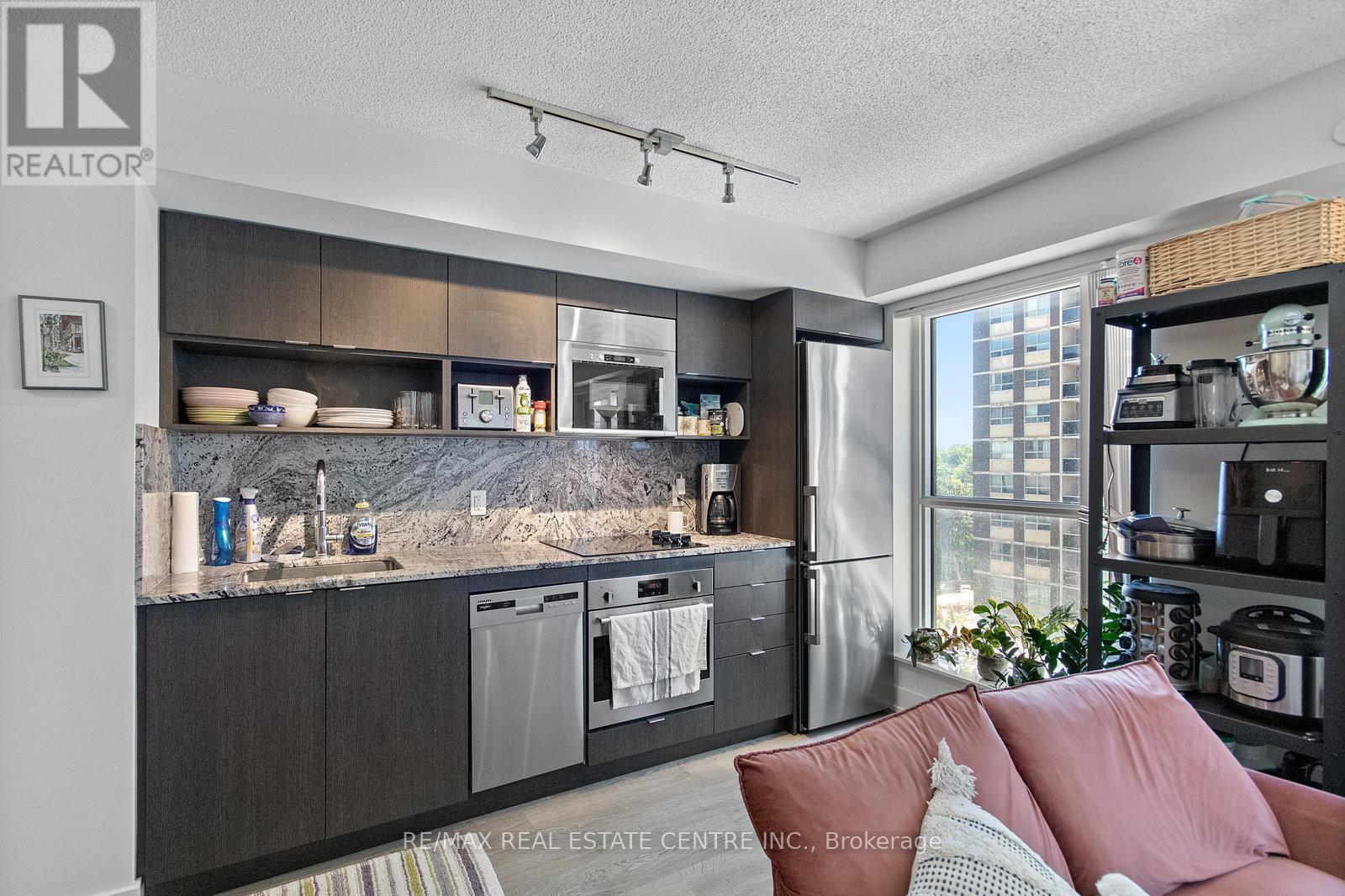 425 - 9 Mabelle Avenue, Toronto, Ontario  M9A 4X7 - Photo 11 - W12964762