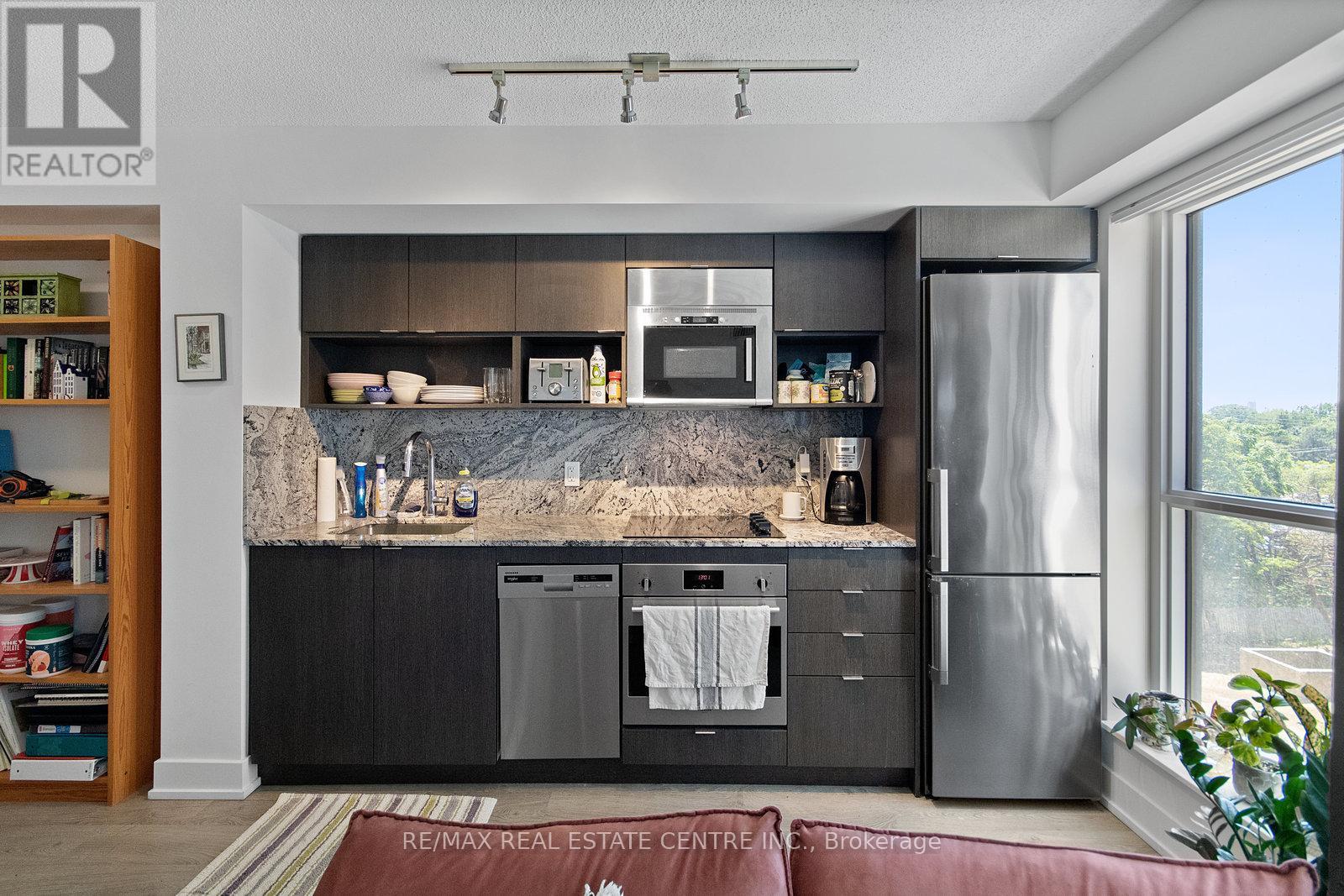 425 - 9 Mabelle Avenue, Toronto, Ontario  M9A 4X7 - Photo 12 - W12964762