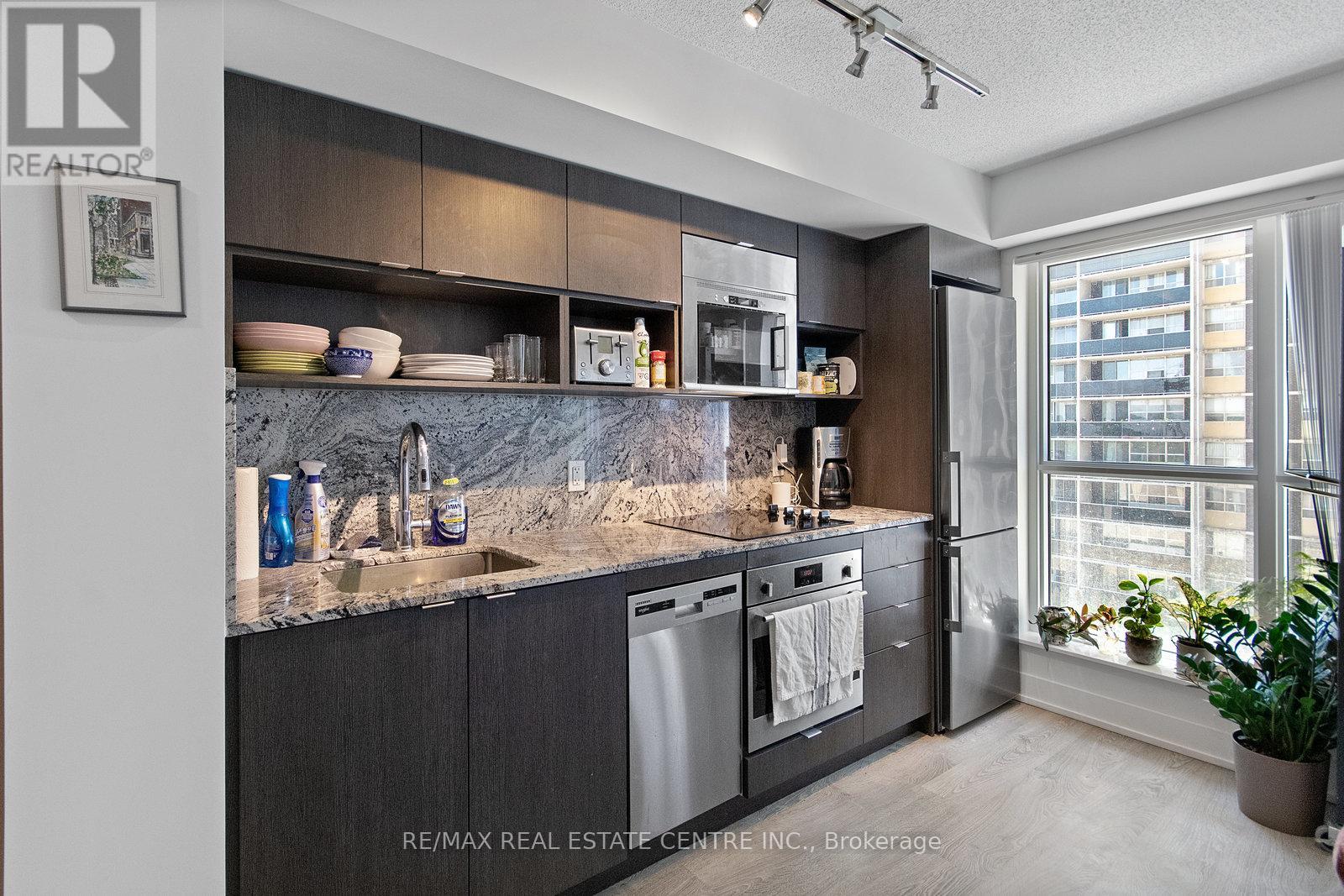 425 - 9 Mabelle Avenue, Toronto, Ontario  M9A 4X7 - Photo 13 - W12964762